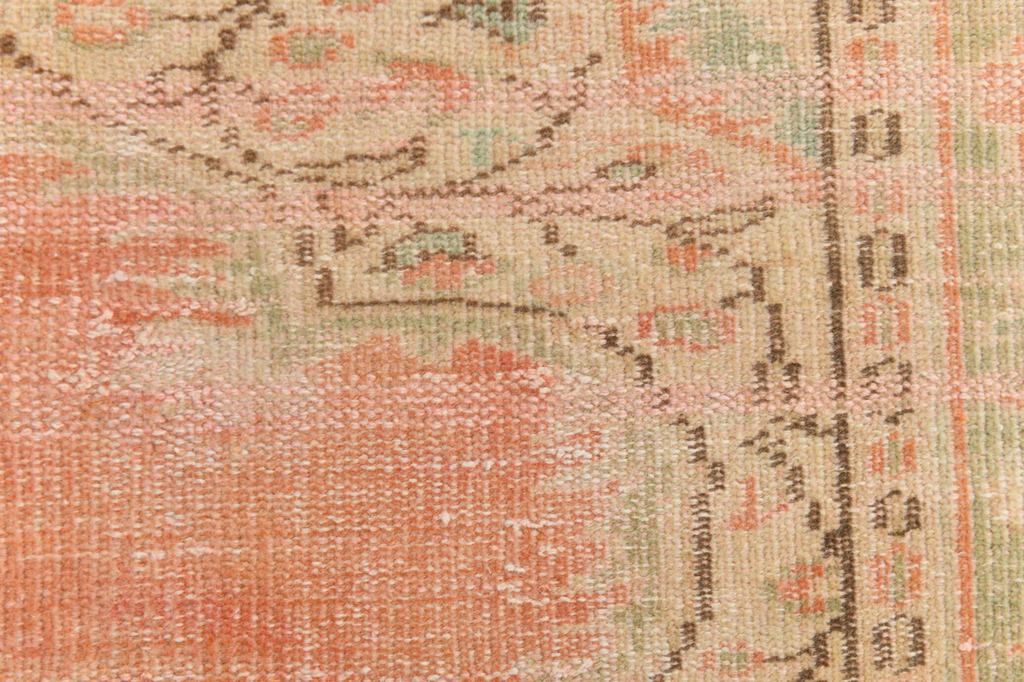 Tapis vintage rouge pâle