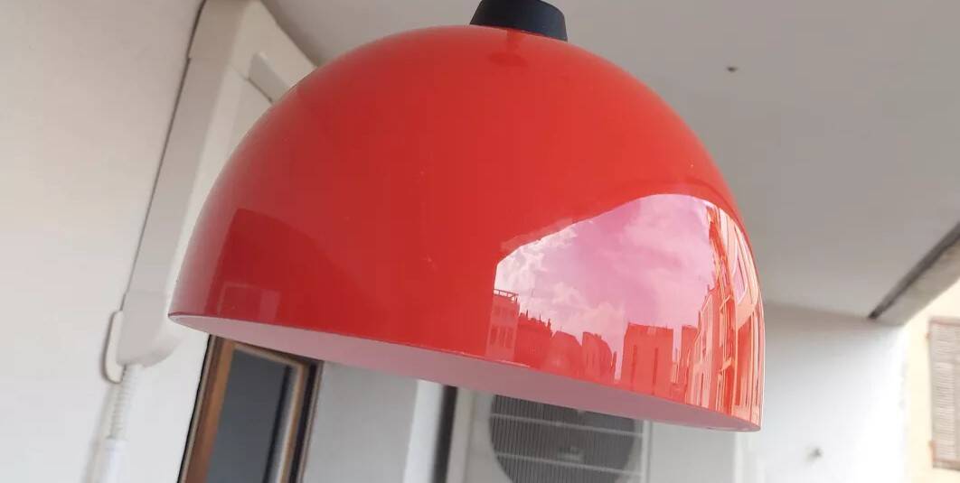 SUSPENSION , OPALINE ROUGE