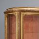 Vitrine ancienne de style néoclassique en bois sculpté, XIXe siècle