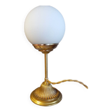 Lampe à poser globe opaline blanc