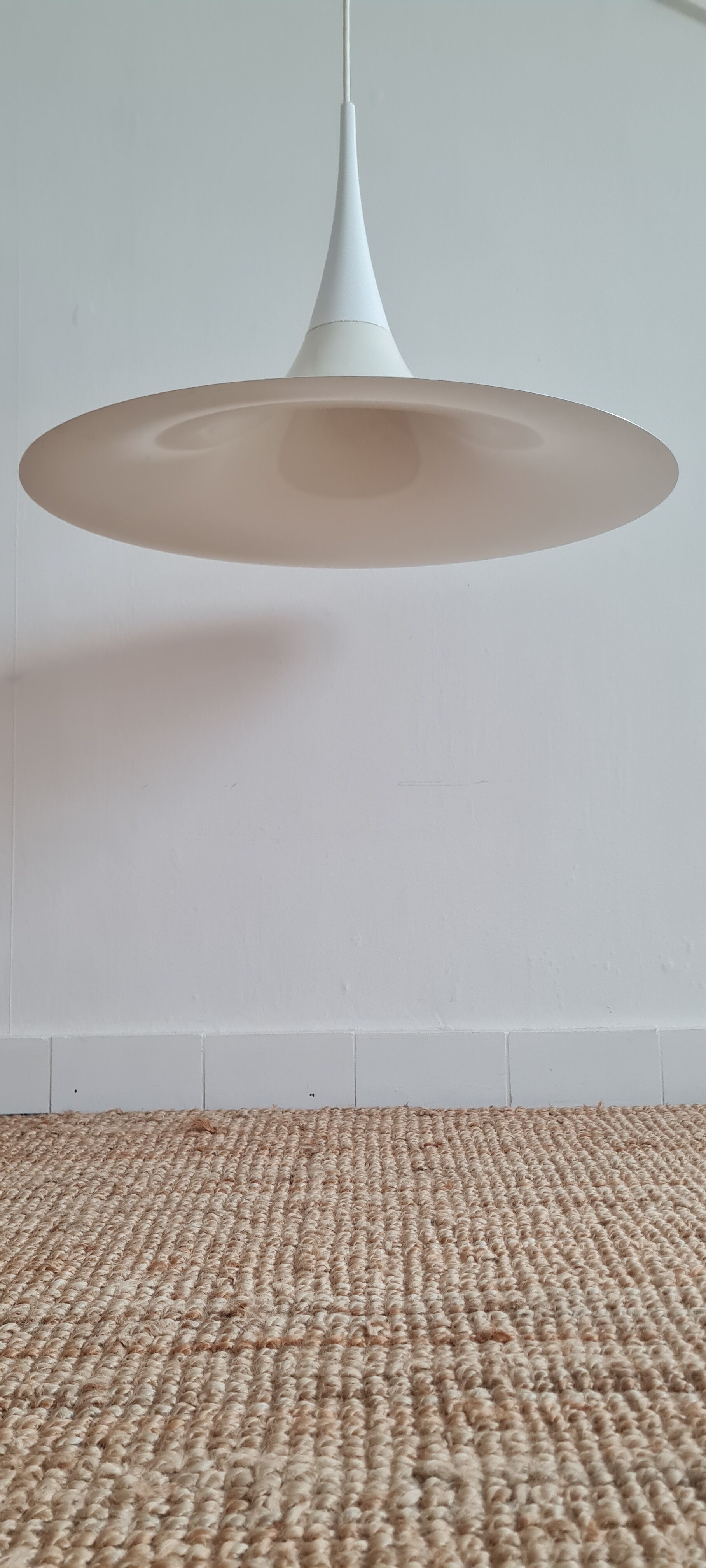 Scandinavian pendant lamp by Vrieland Design
