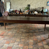 Farm table