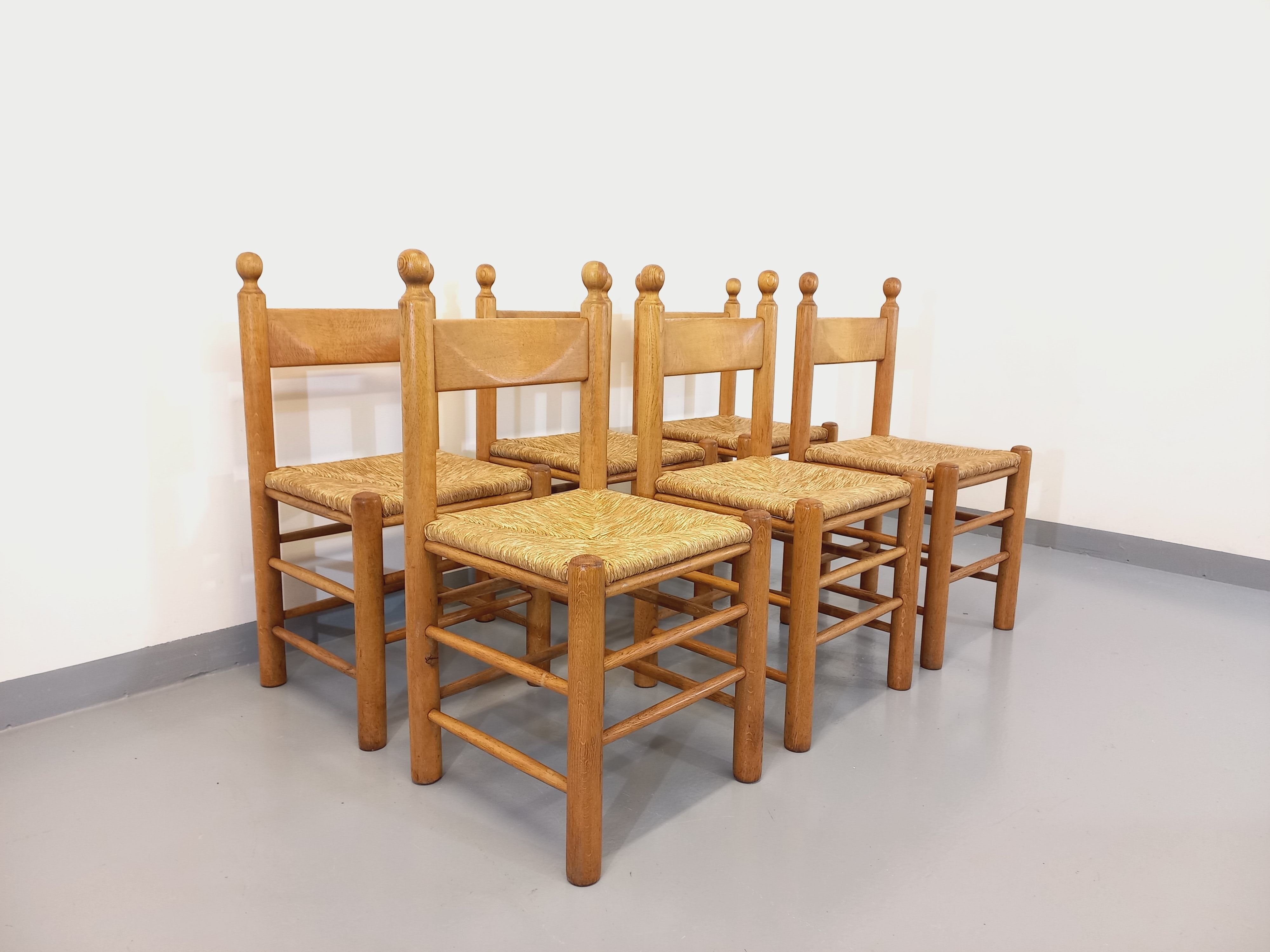 Suite of 6 vintage brutalist chairs in solid oak wood and straw from the 60s