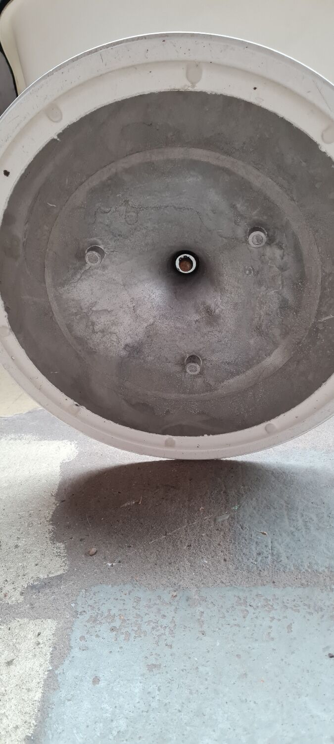 Tulip armchair by Eero Saarinen for Knoll