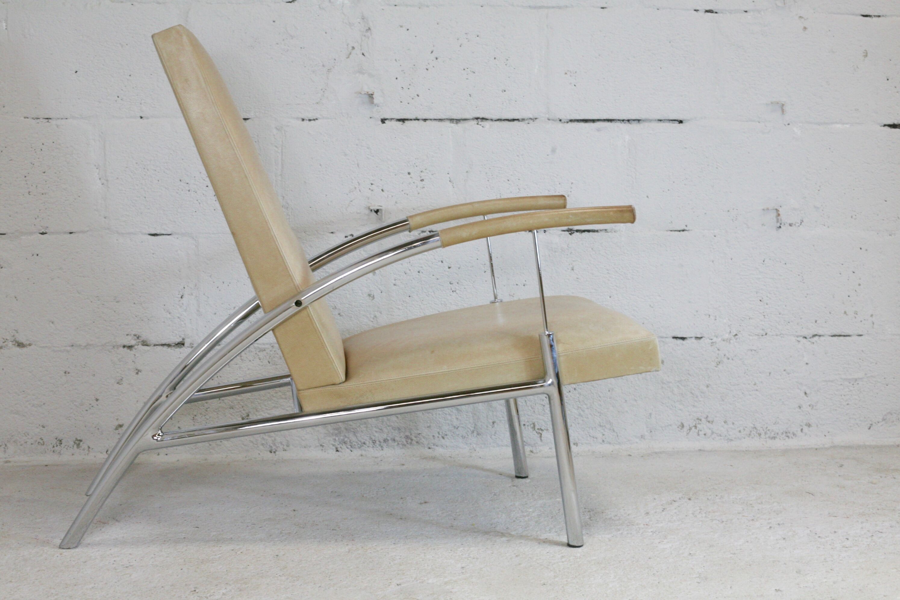 Tubular steel armchair and "cream" leather, France, circa 1970
