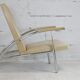 Fauteuil acier tubulaire et cuir "crème", France, circa 1970