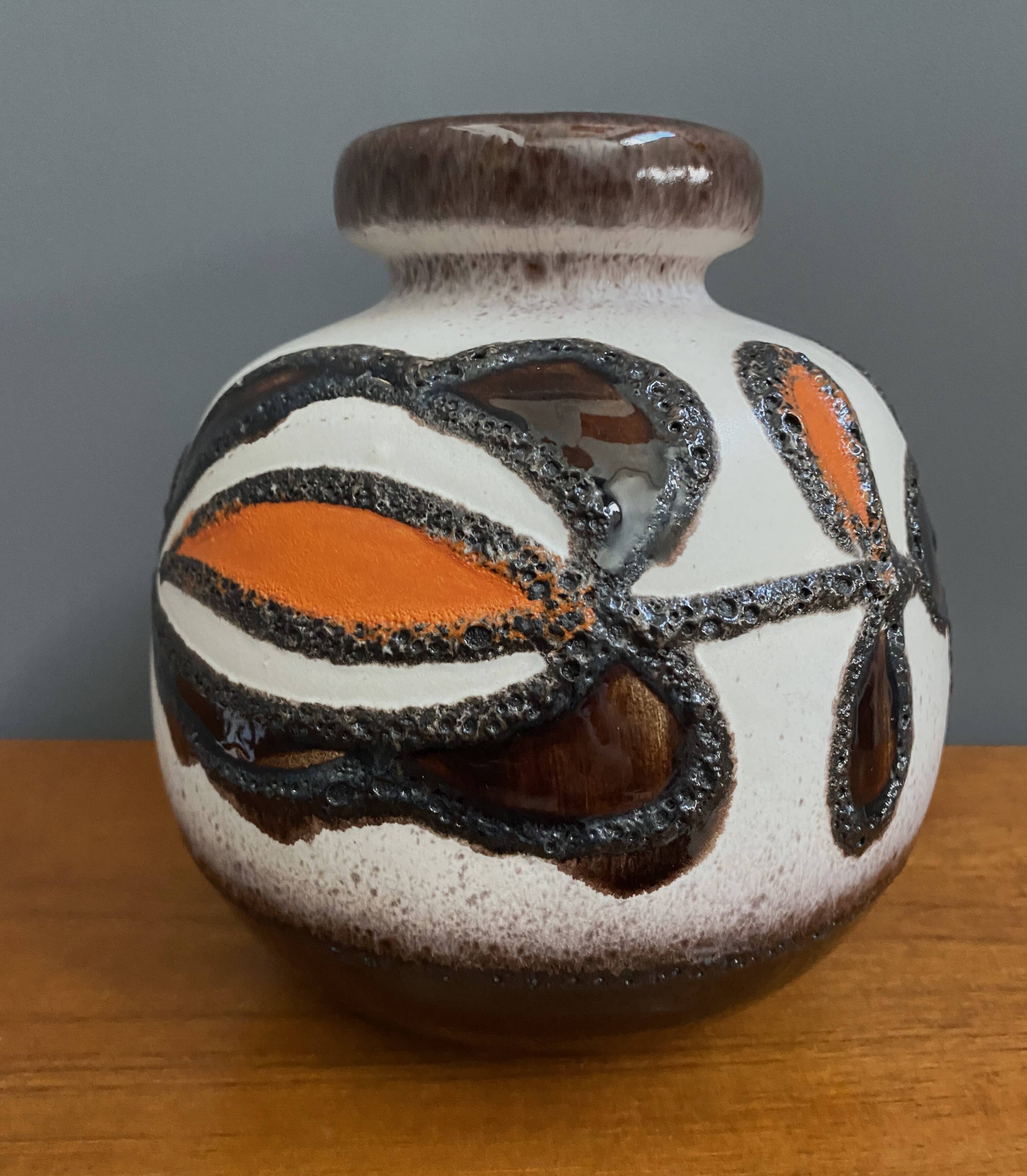 Scheurich vase model 484-21 1970s