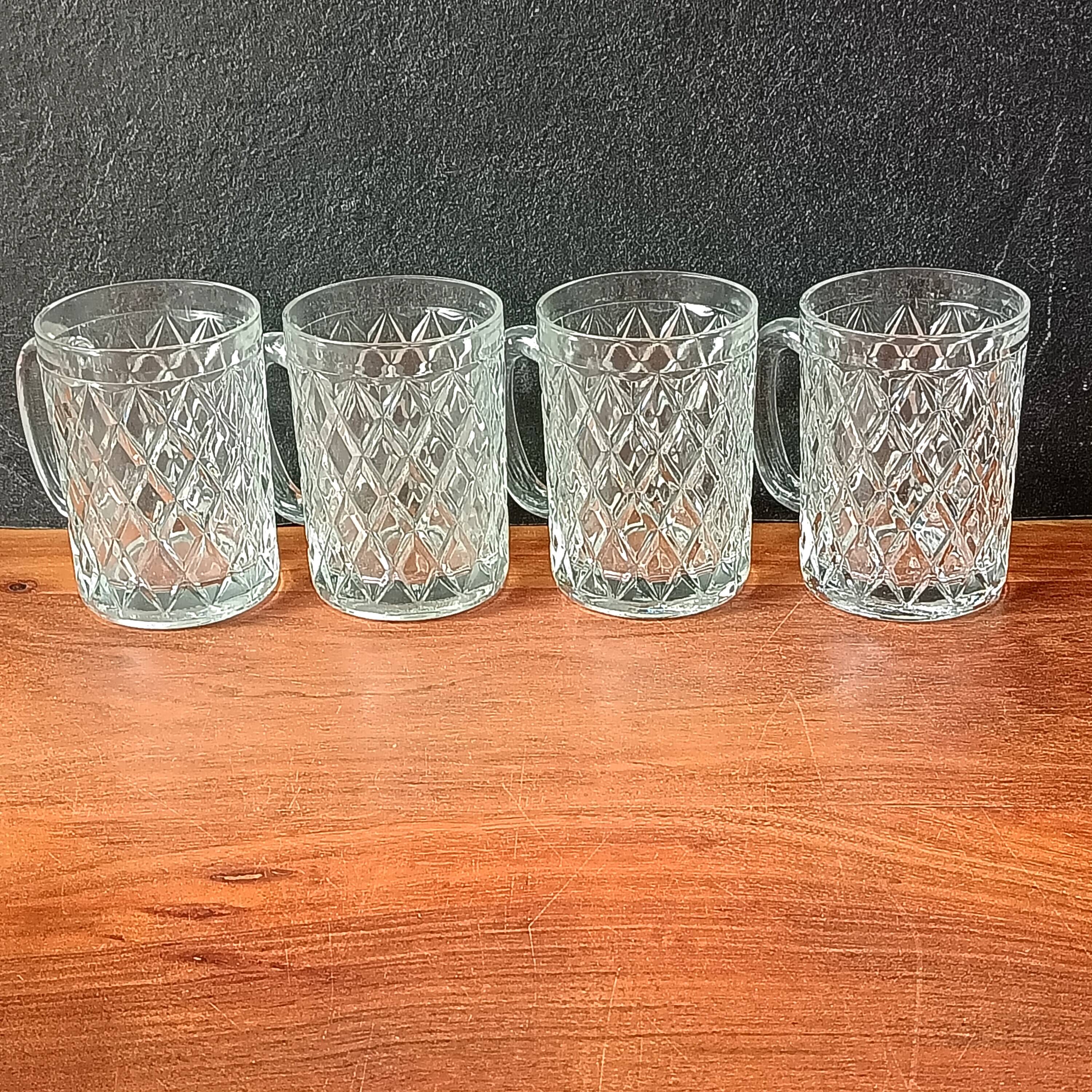 33 cl vintage beer glasses with a nice design in thick glass, old pint.