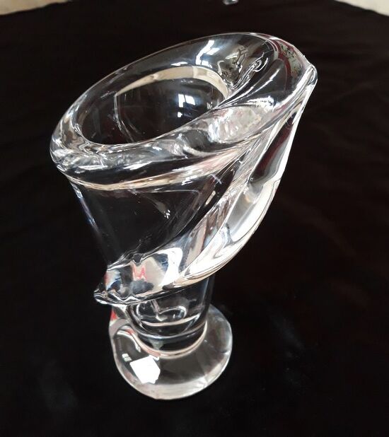 Vase of the crystal factory of Vannes le Châtel - " Verticalized cornucopia " - 70s