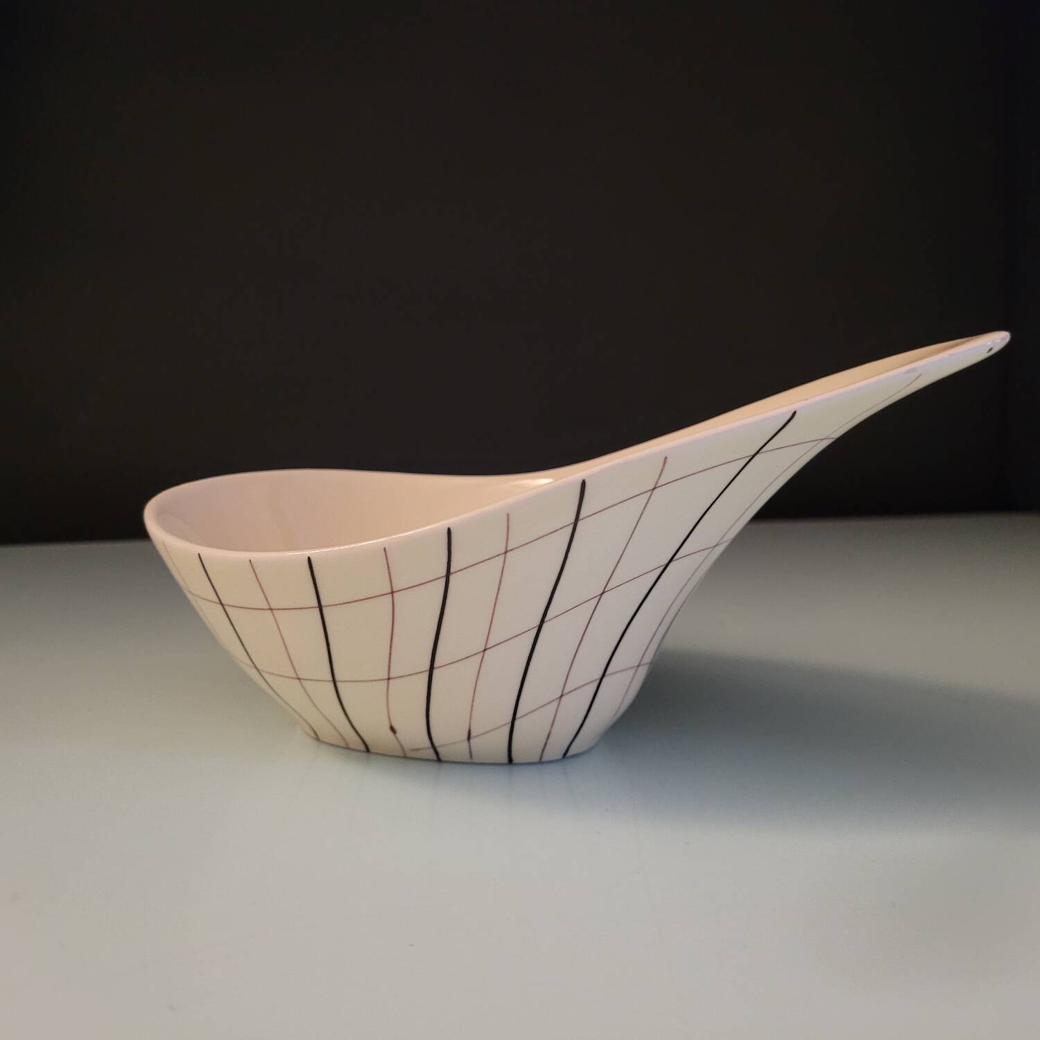 Saucière Calypso – céramique Salins-les-Bains – design graphique, anné