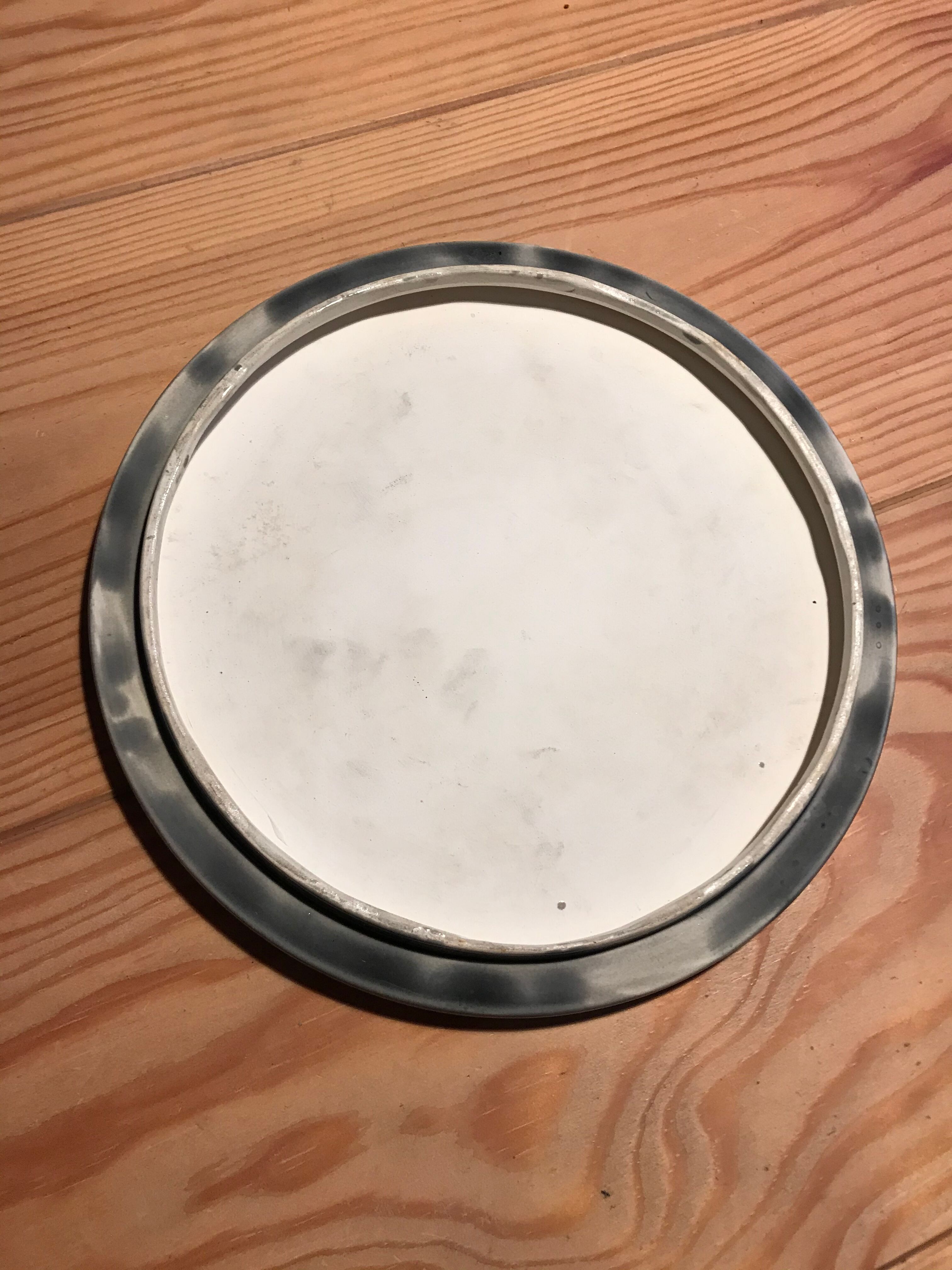 Vallauris flat underside