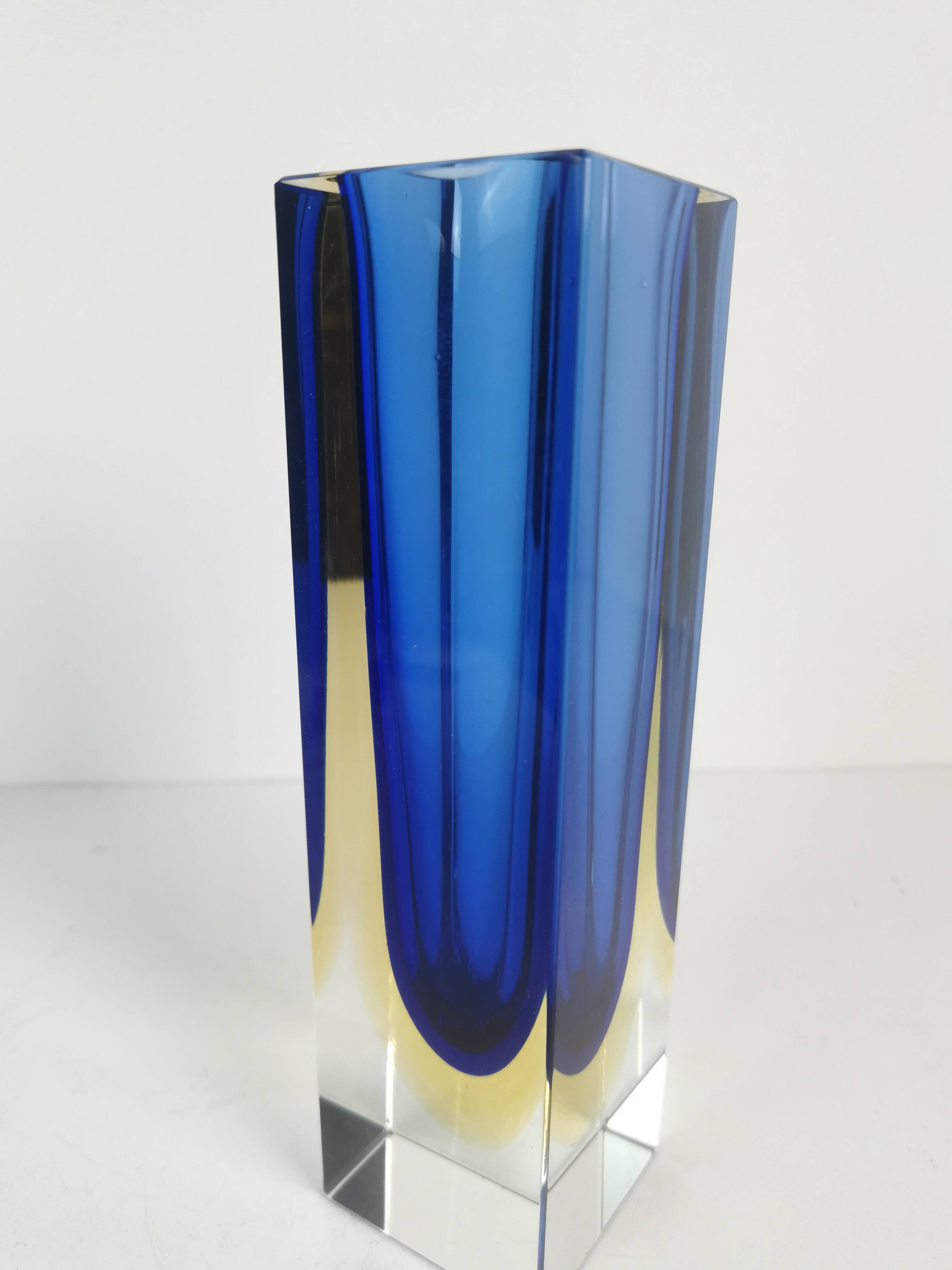 Soliflore vase, Murano Sommerso
