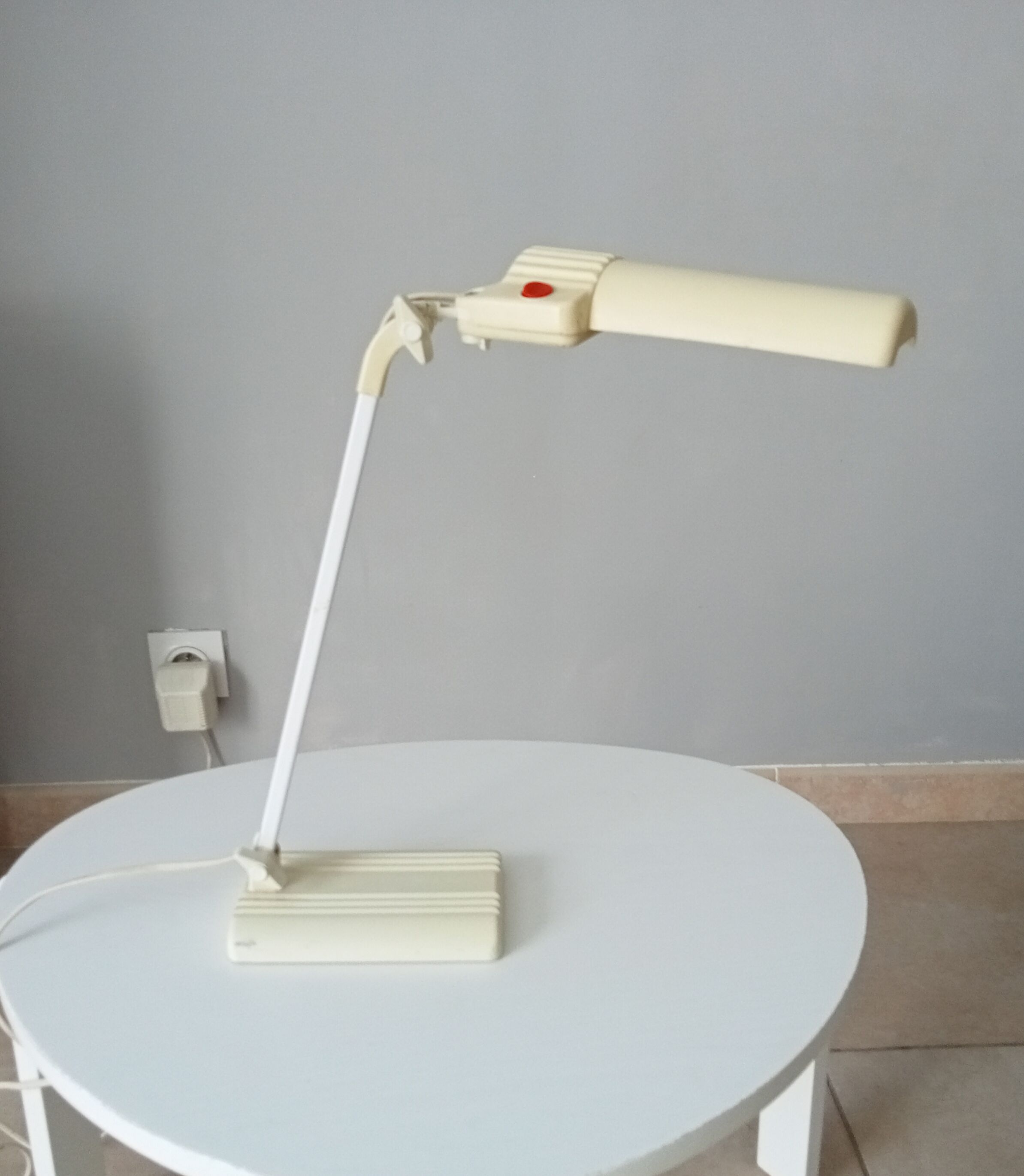 Lival 70s desk lamp
