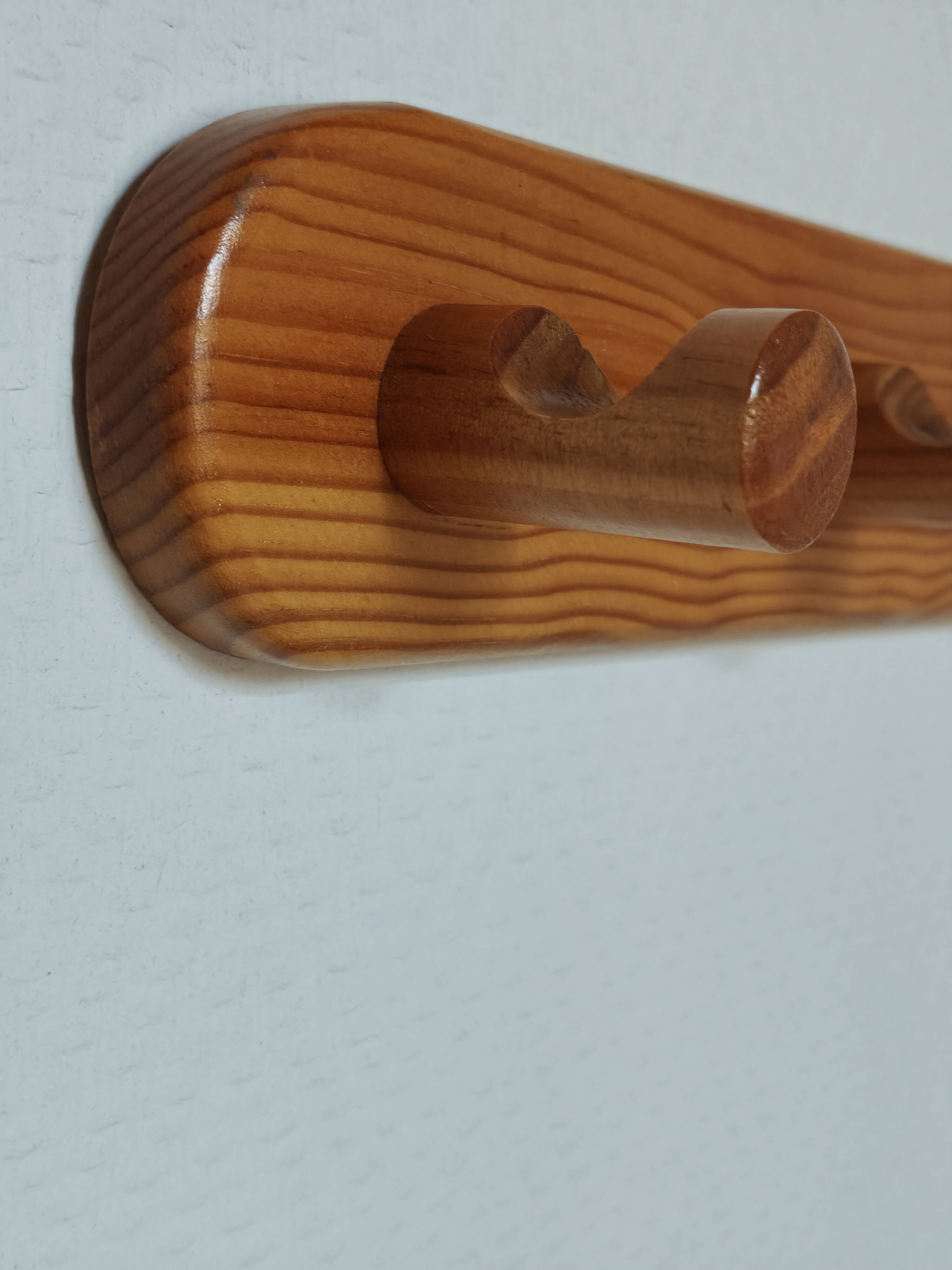 Wall hook in pine – 1970s – "Les Arcs" style