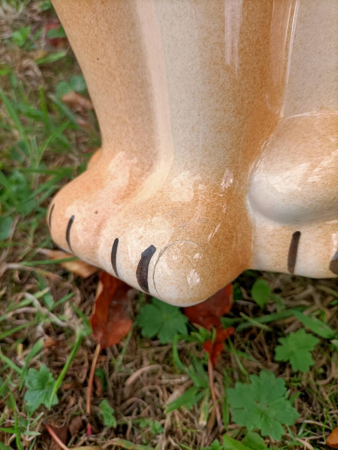 Ceramic cat umbrella stand