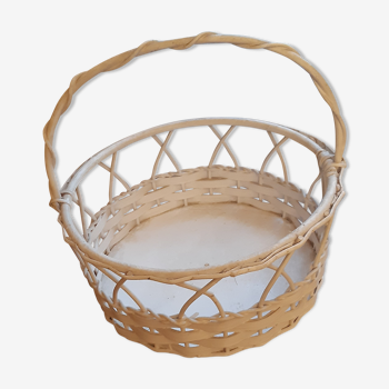 White rattan basket with handle