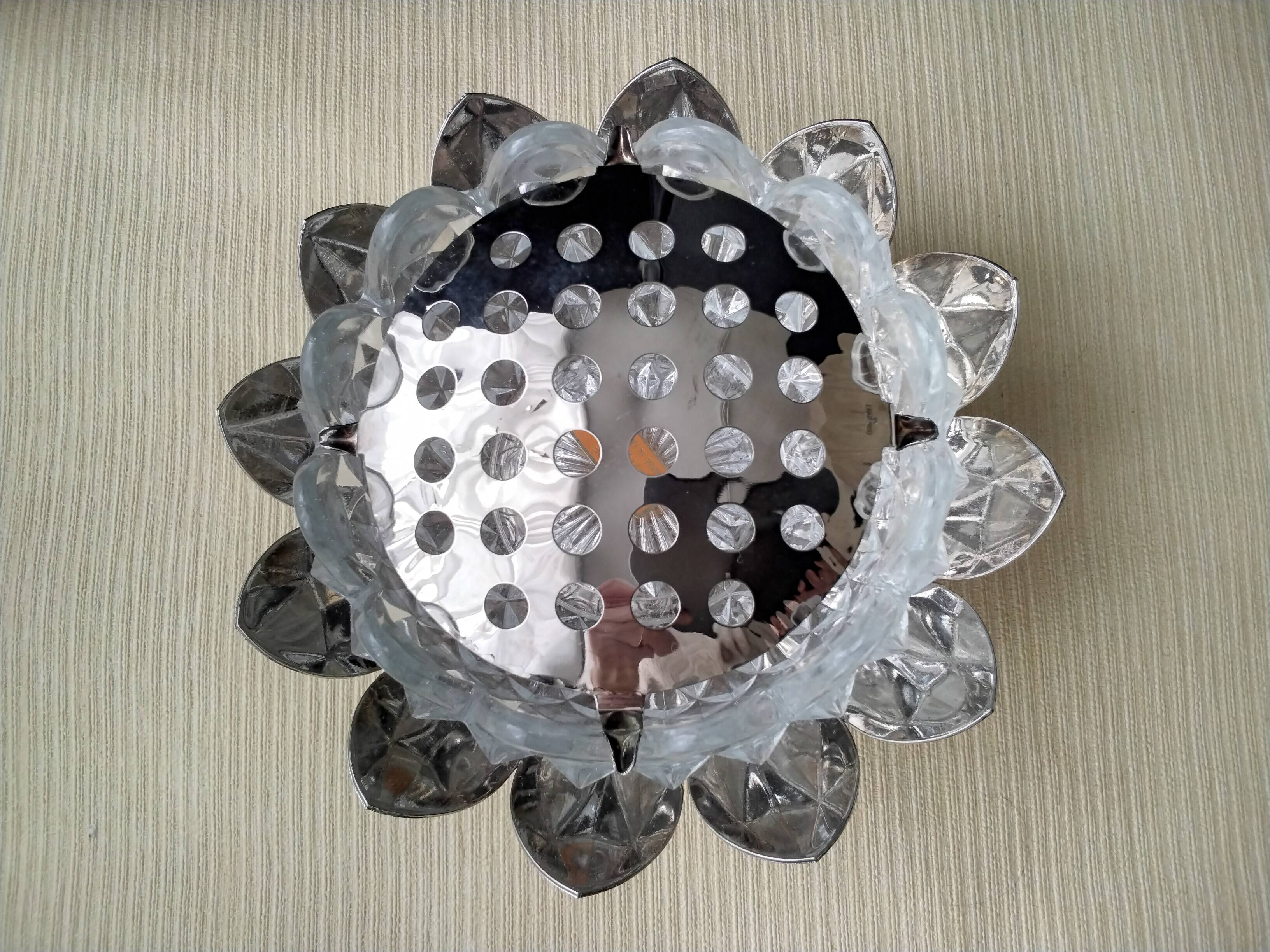 Pique fleur , bouquetière , centre de table Genuine Crystal