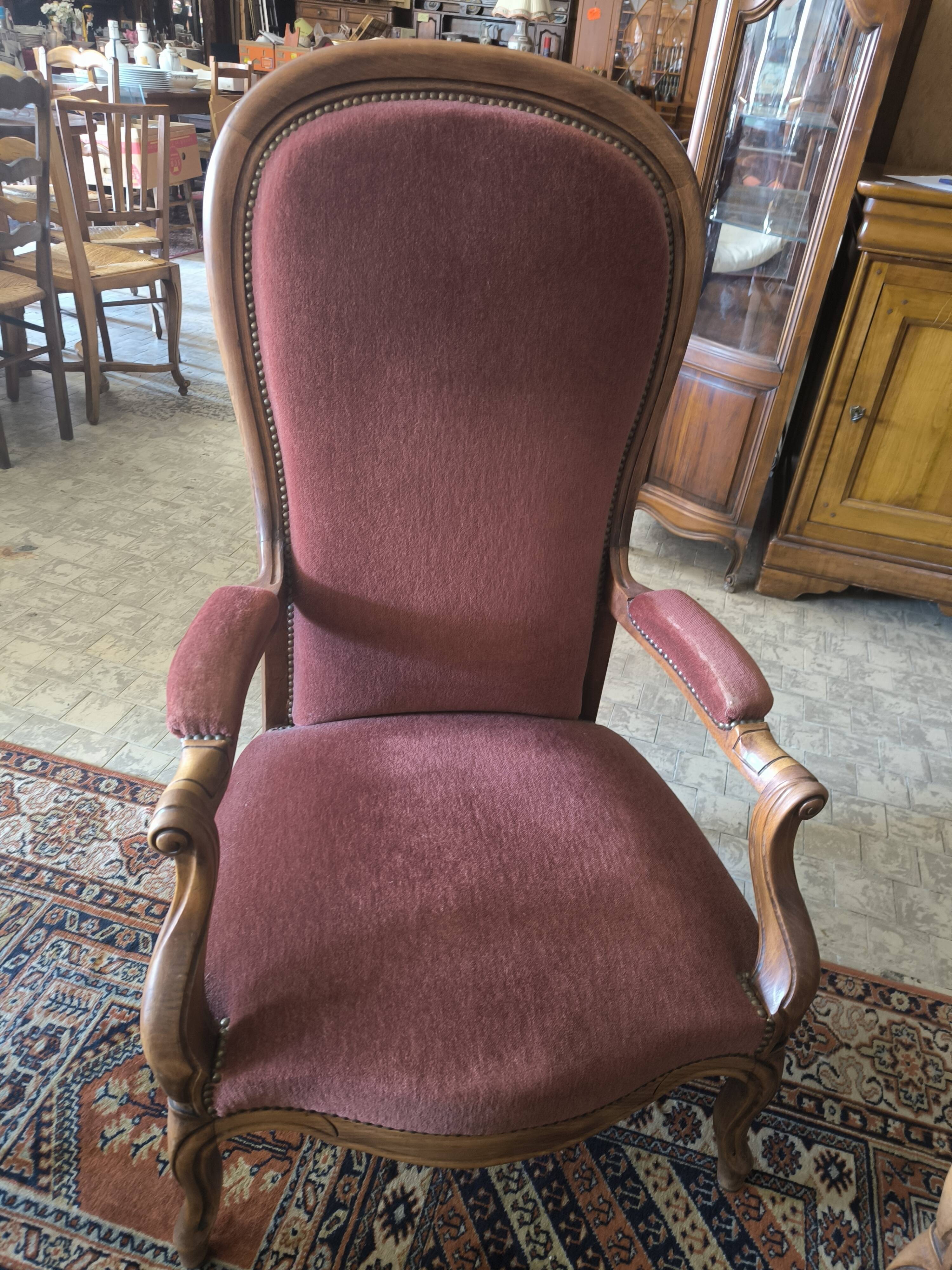 Lot de 3 fauteuils Voltaire et un pouf assorti