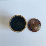 Small Chinese box - partitioned enamels
