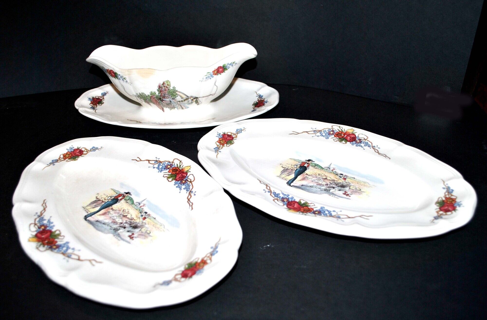 Set of 2 raviers and 1 Obernai saucière in earthenware of Sarreguemines - Décor of Loux