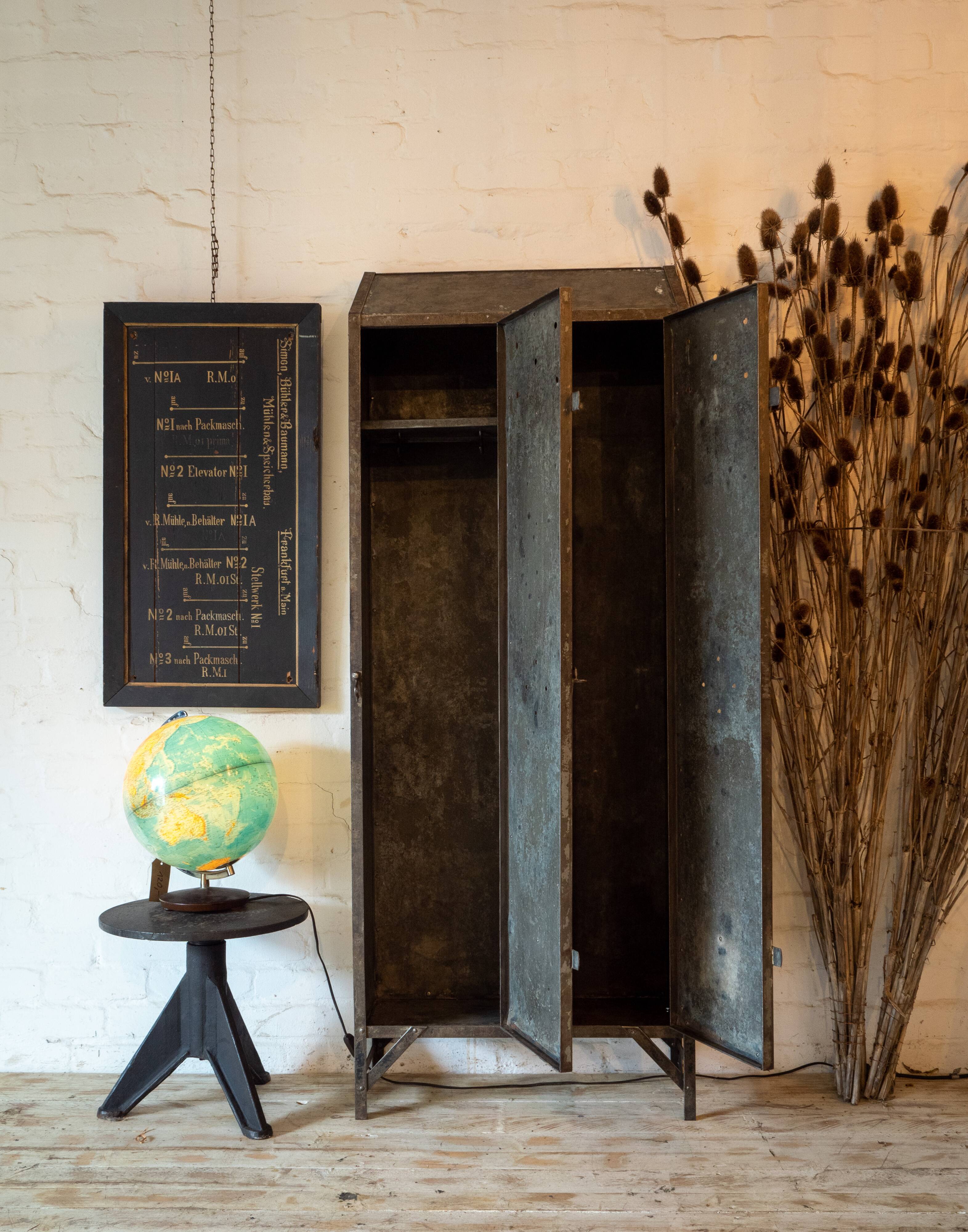 Vintage Stahlspind 2-Türig