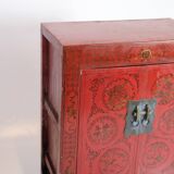 Antique Chinese cabinet - original red painted with patterns - patina - brass fittings - 1920s