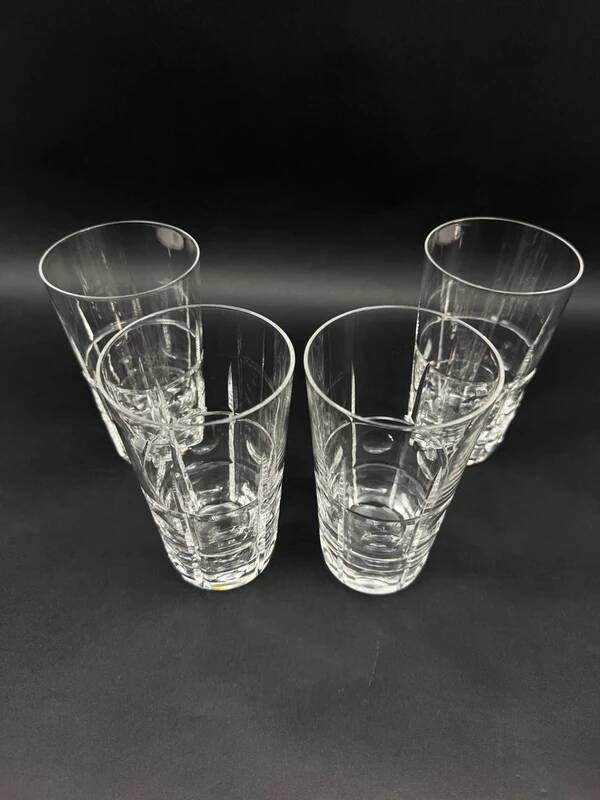 4 verres à eau en cristal de Sèvres 14,5 cm modèle taillé à facettes et pastilles