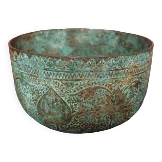 Antique engraved Safavid islamic pattern bowl