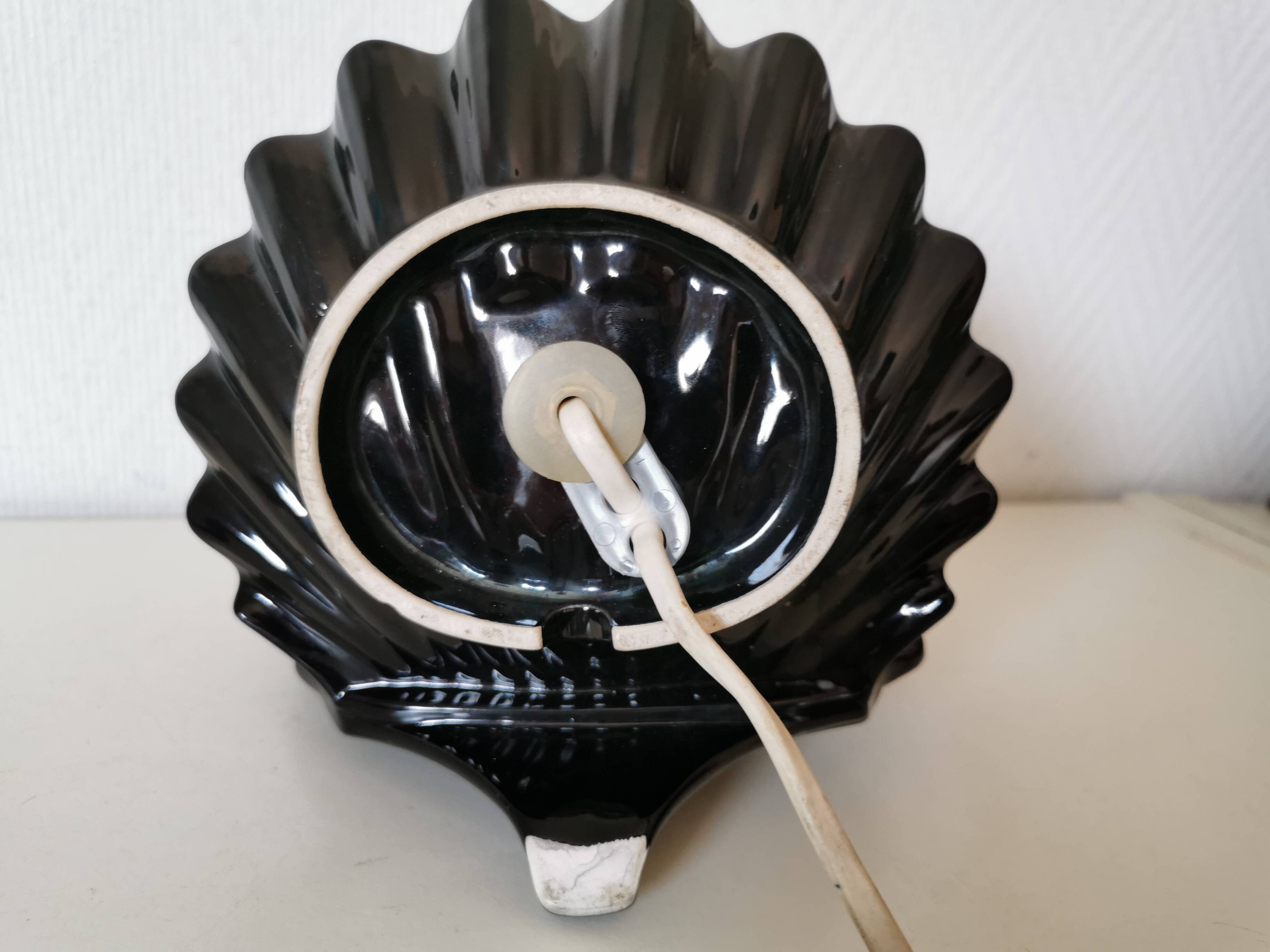 shell lamp, ceramic from the 80s