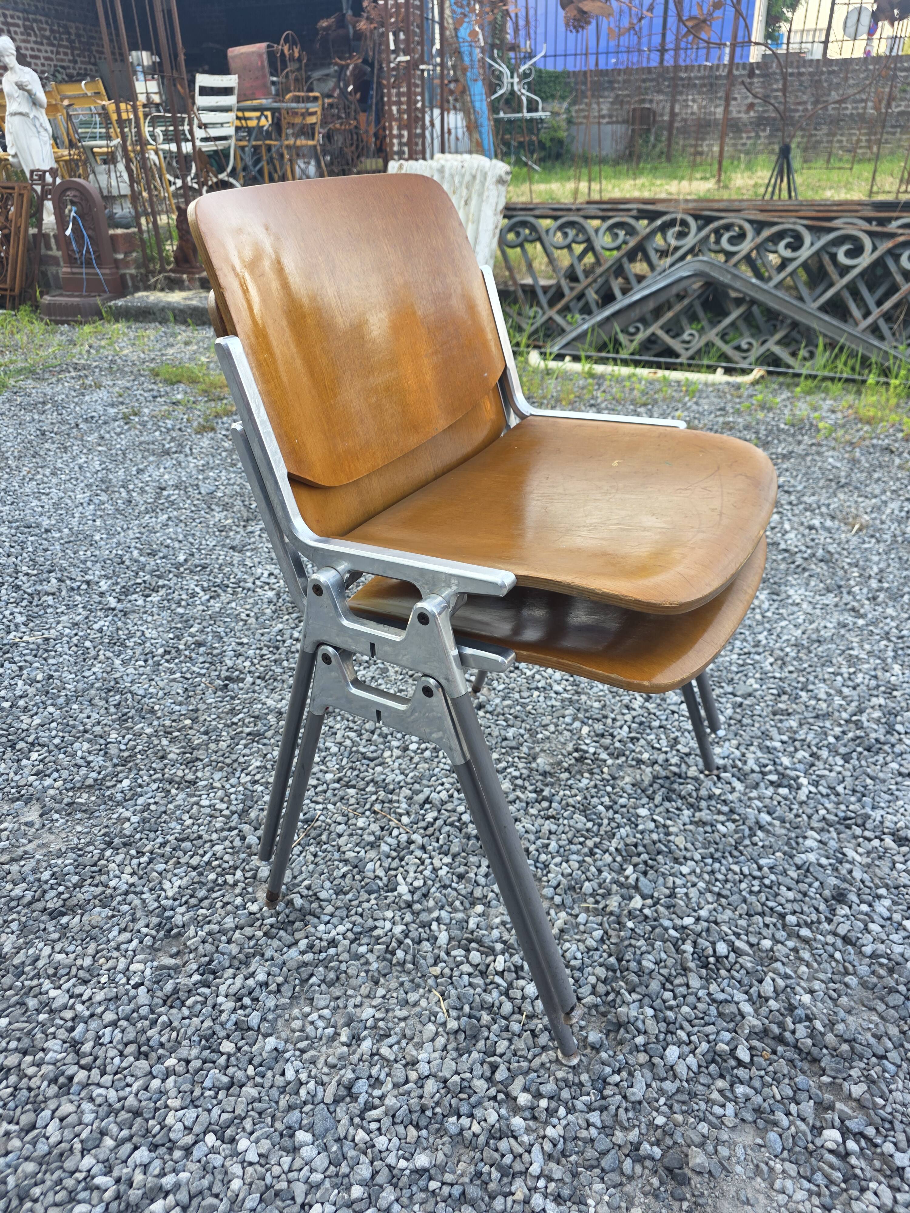 Paire de chaises "DSC 106" par Giancarlo Piretti pour Castelli, 1960