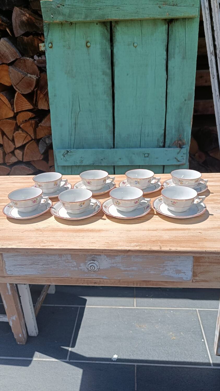 Floral porcelain cups