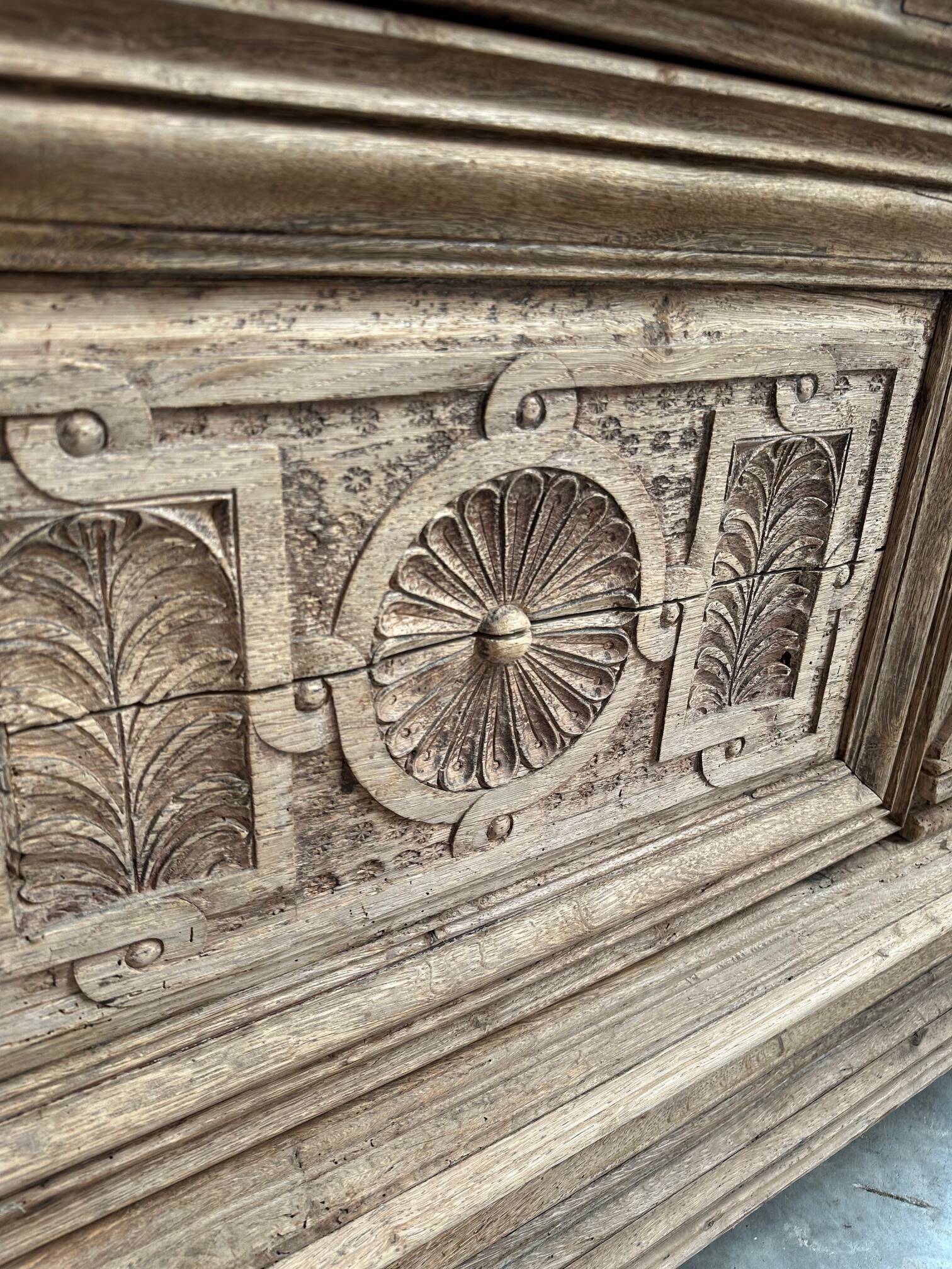 18th century solid oak chest of drawers