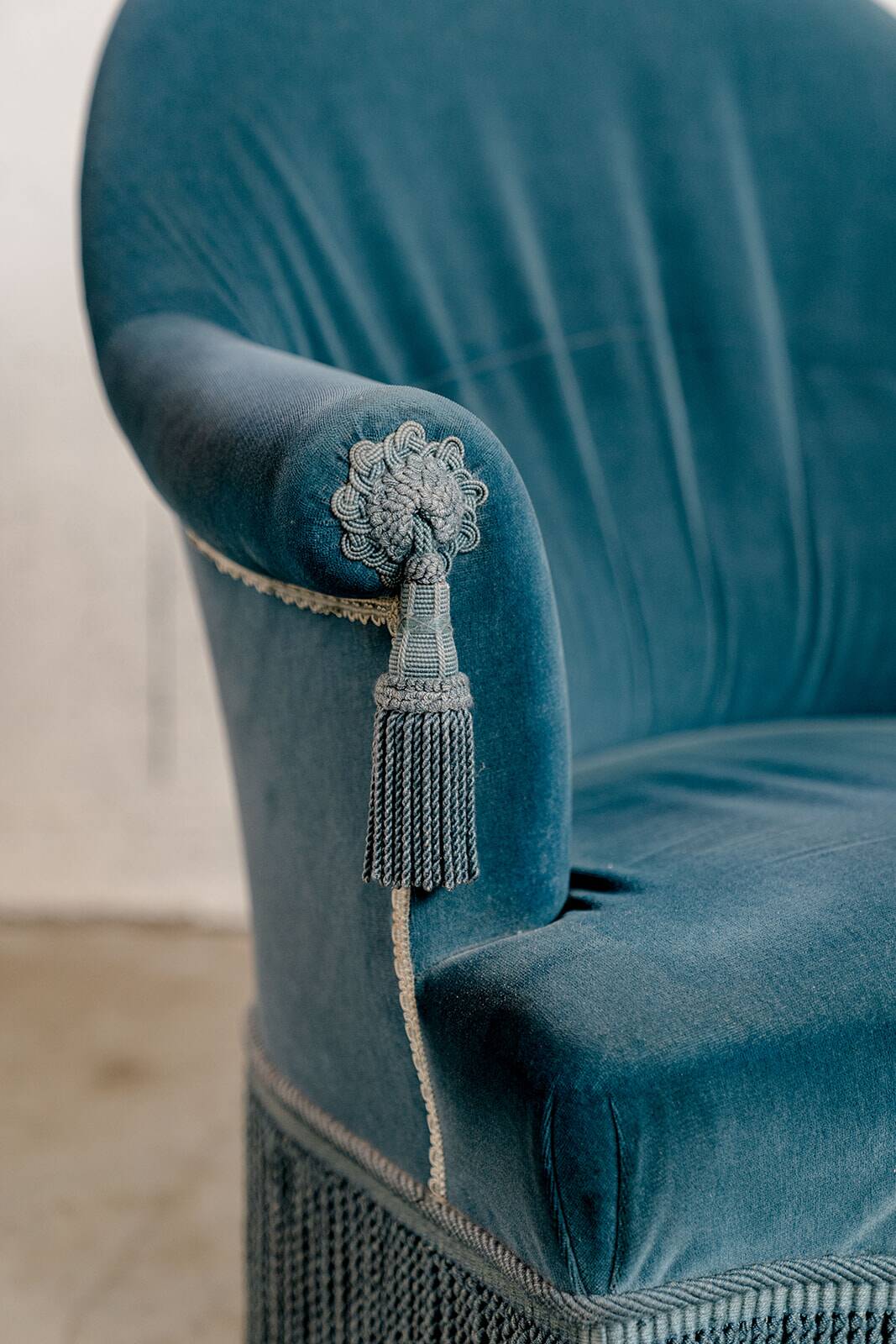 Fauteuil crapaud – Velours bleu