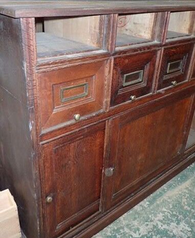 Entry furniture from a notary's minutiae