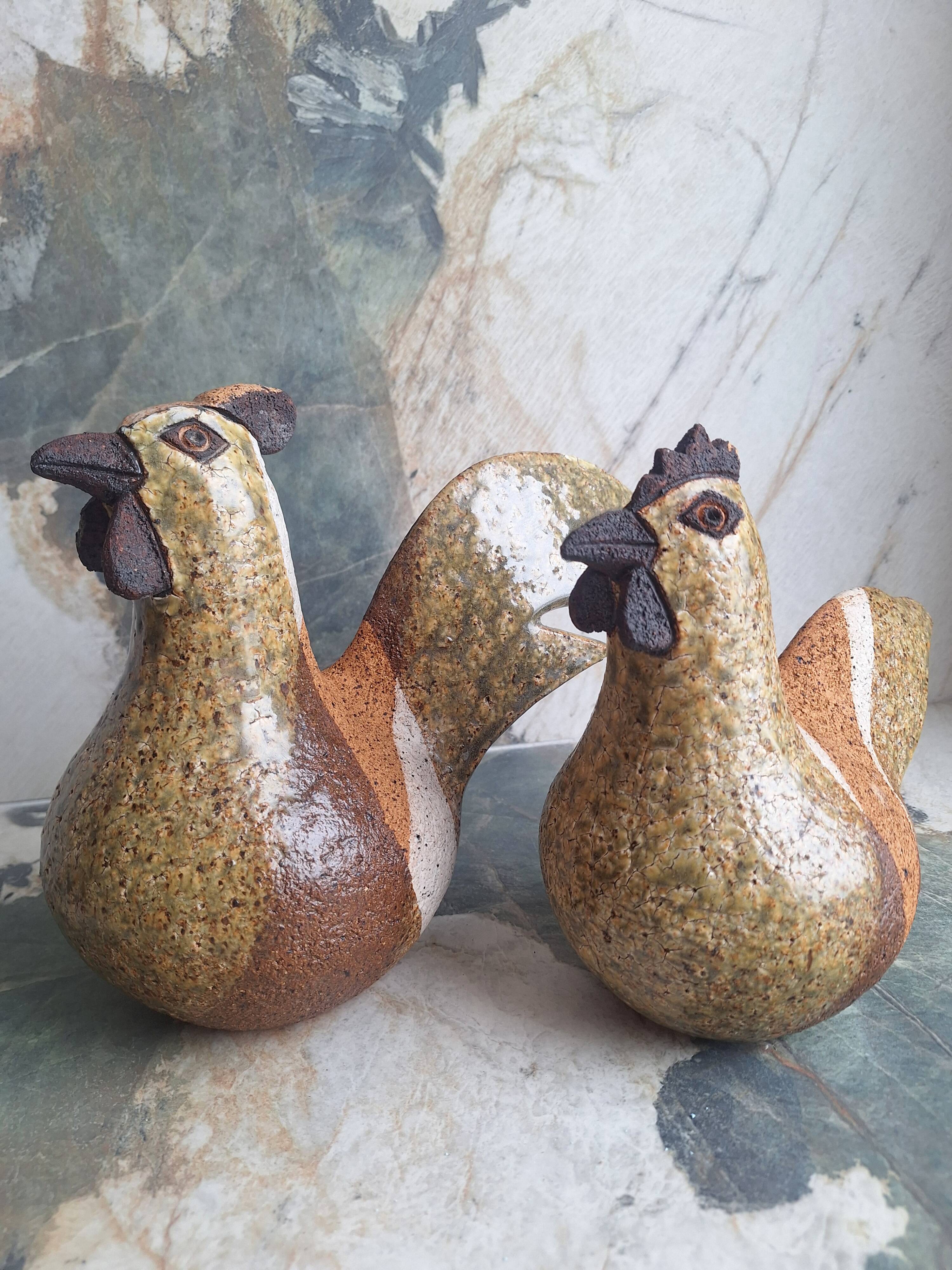 Paire de sculptures vintage coq et poule en grès, décoration artisanal