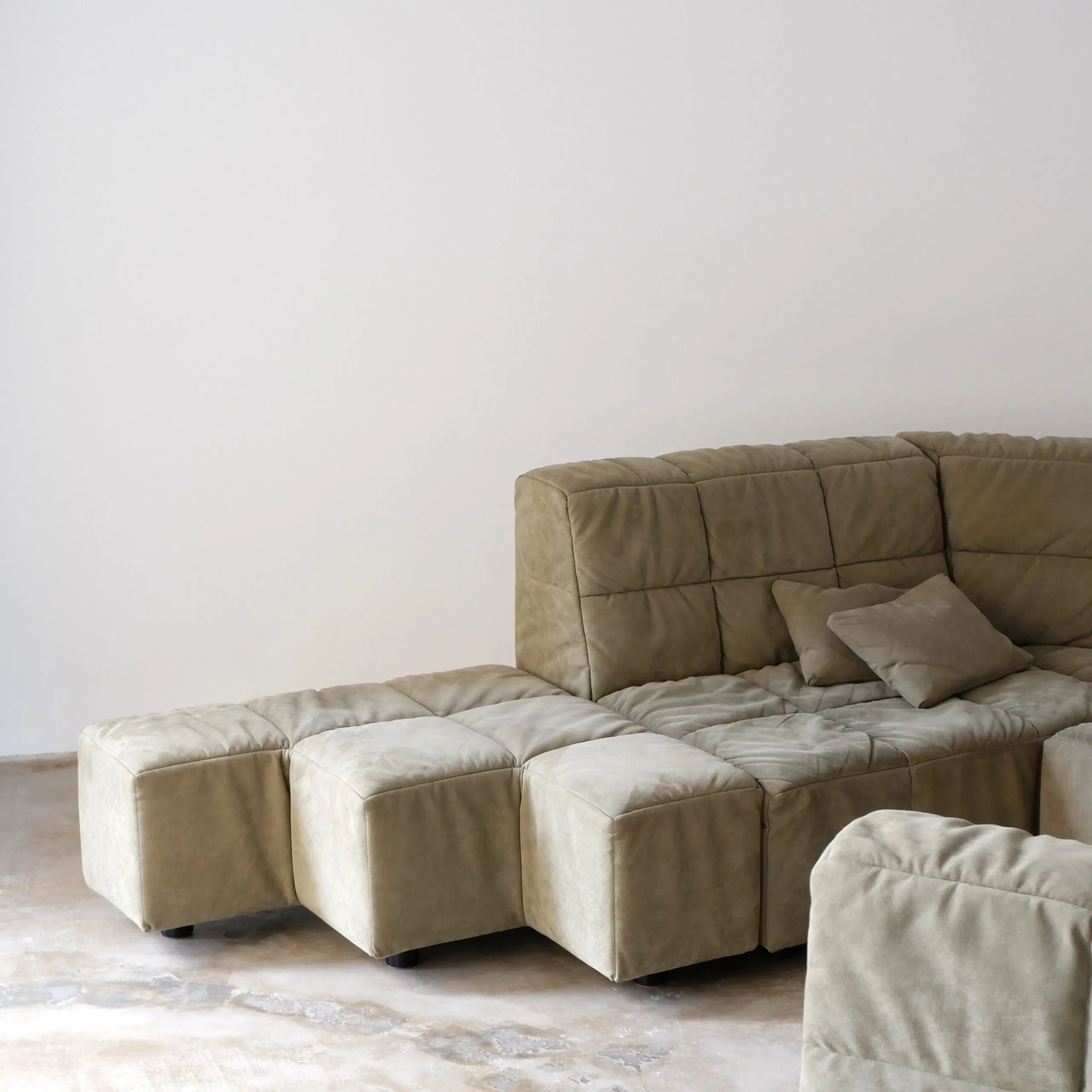 “Castell” sofa by Hans Hopfer for Neue Wiener Werkstätten