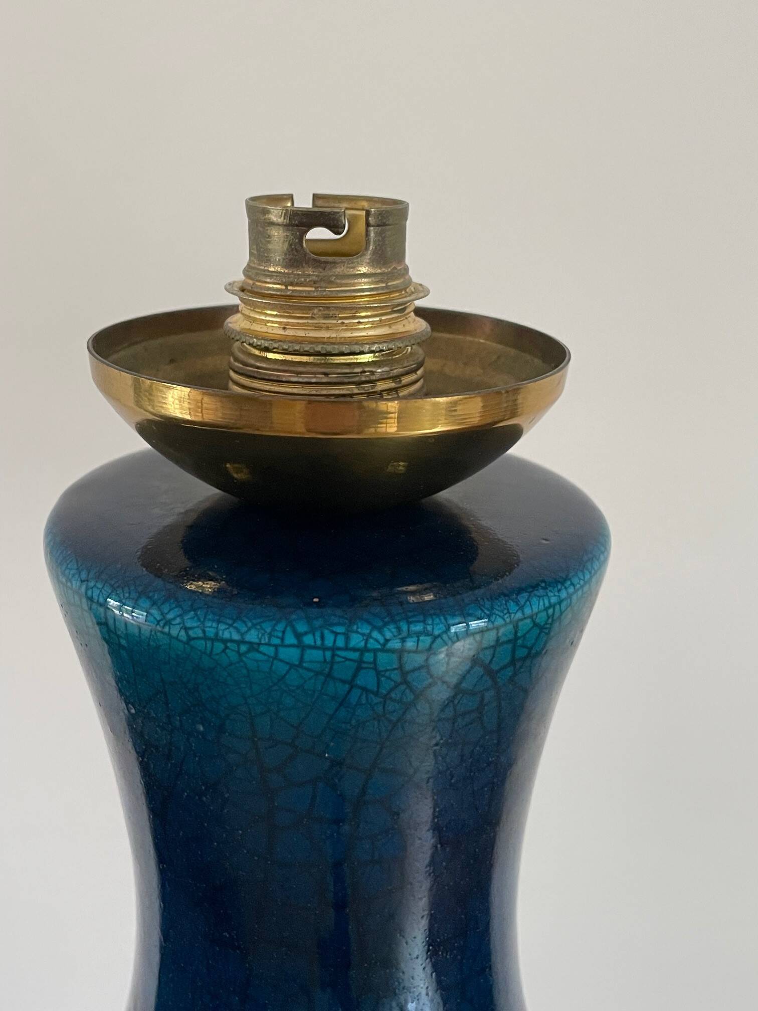 Vintage ceramic lamp from the 1970s.