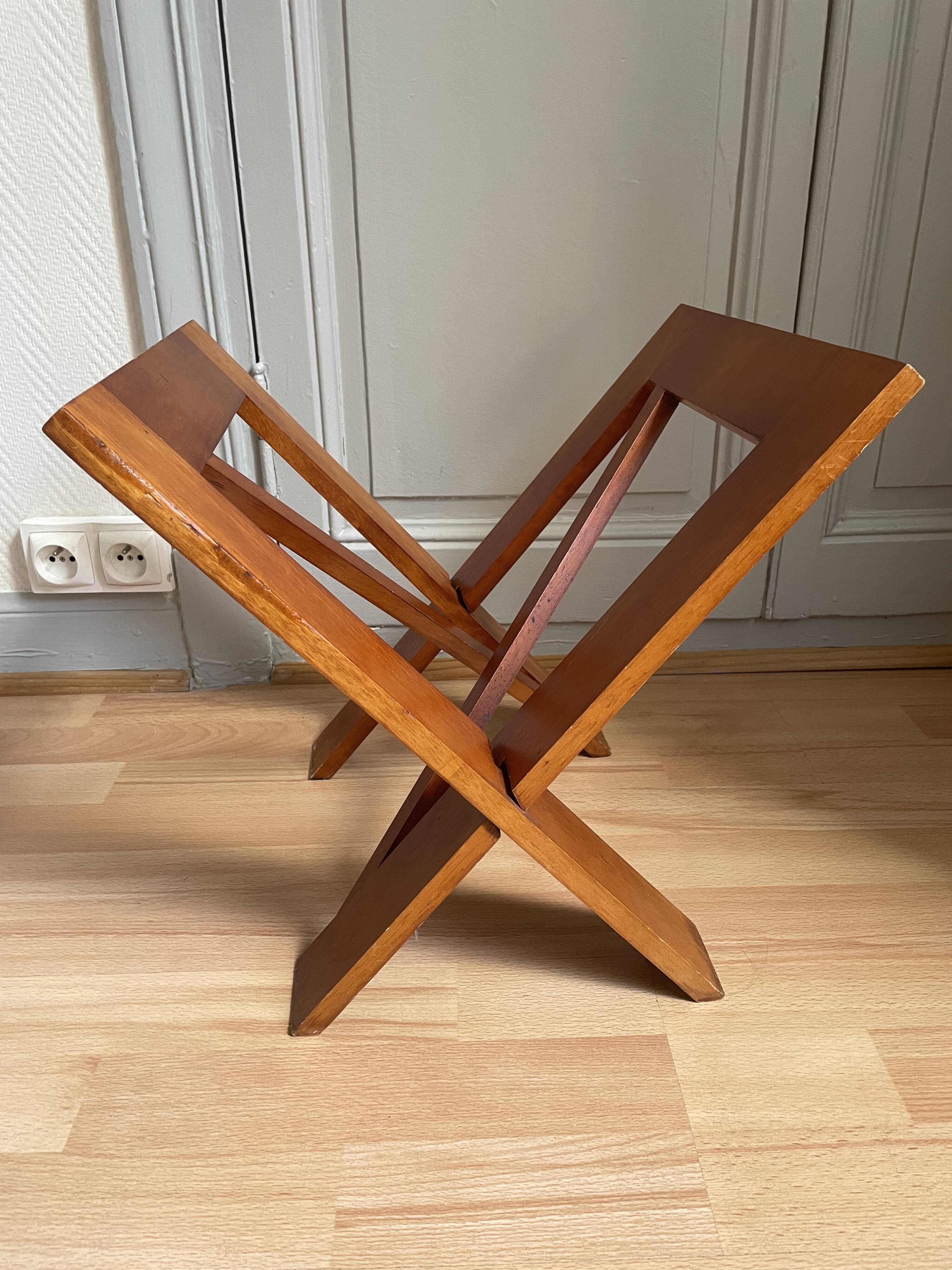 Wooden magazine rack