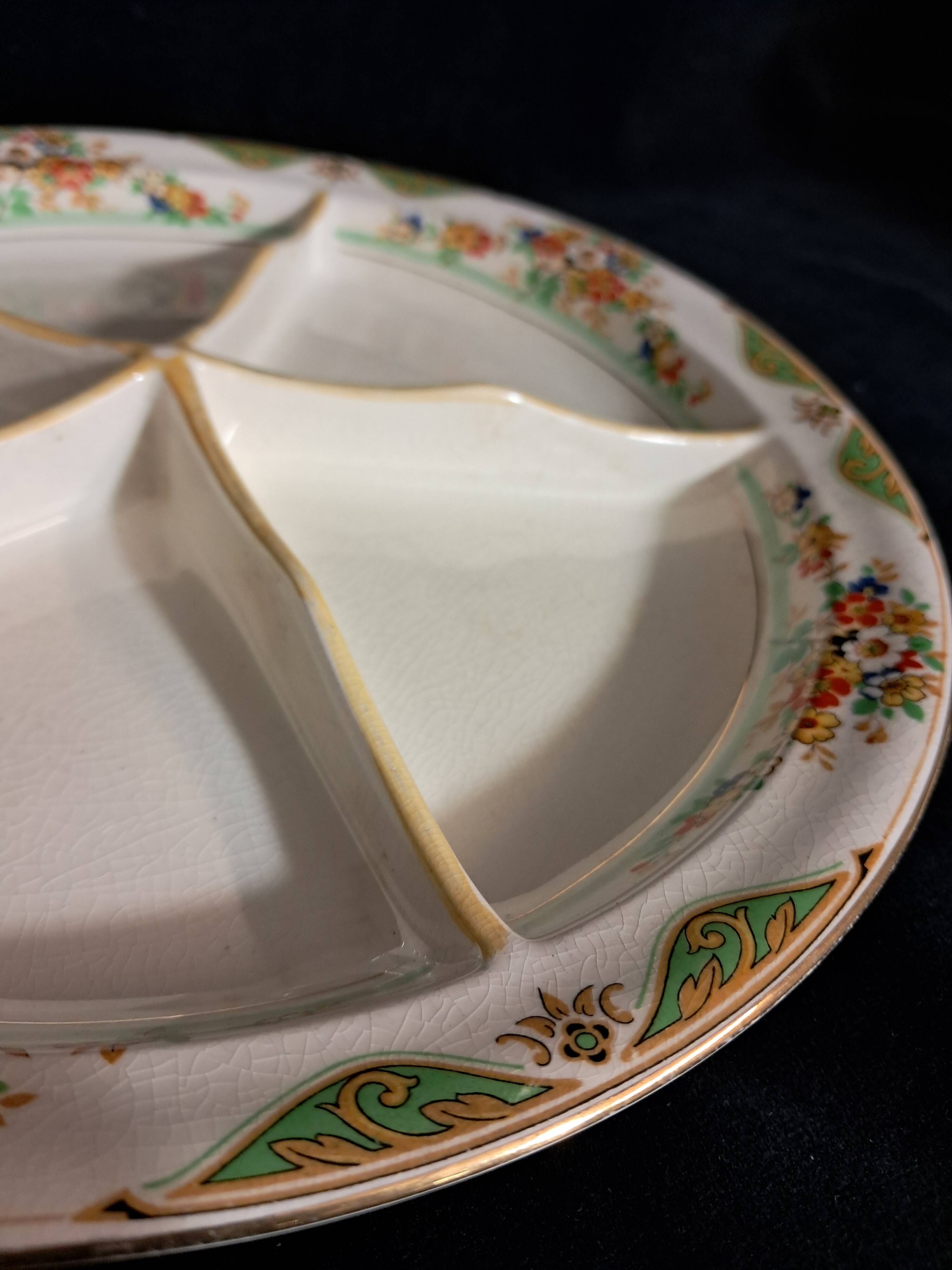 plat de service vintage avec compartiments en céramique anglais