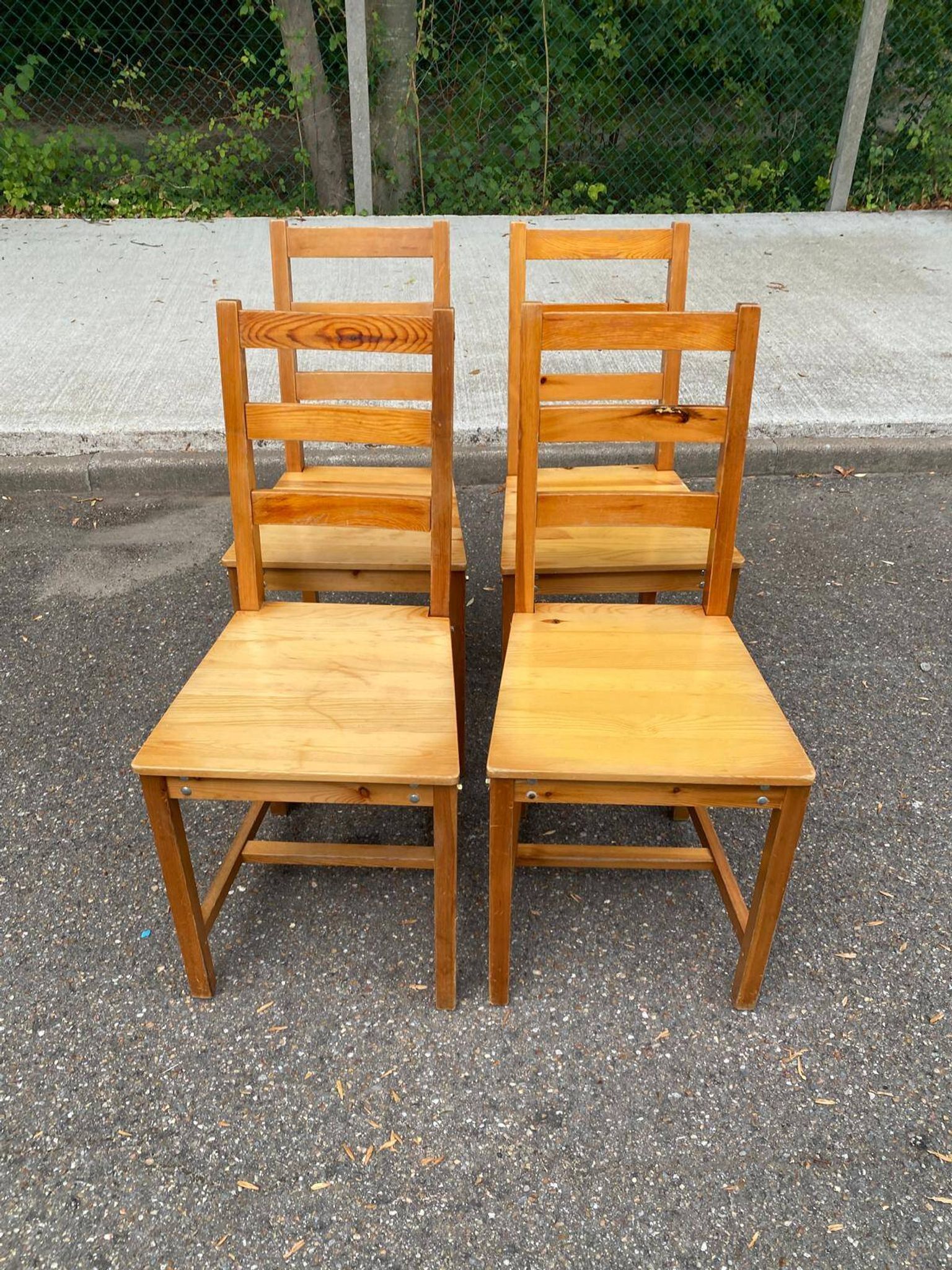 Lot de 4 chaises en pin massif rustique – Idéal cuisine