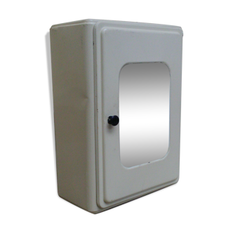 Cabinet a pharmacy in metal plate 60s