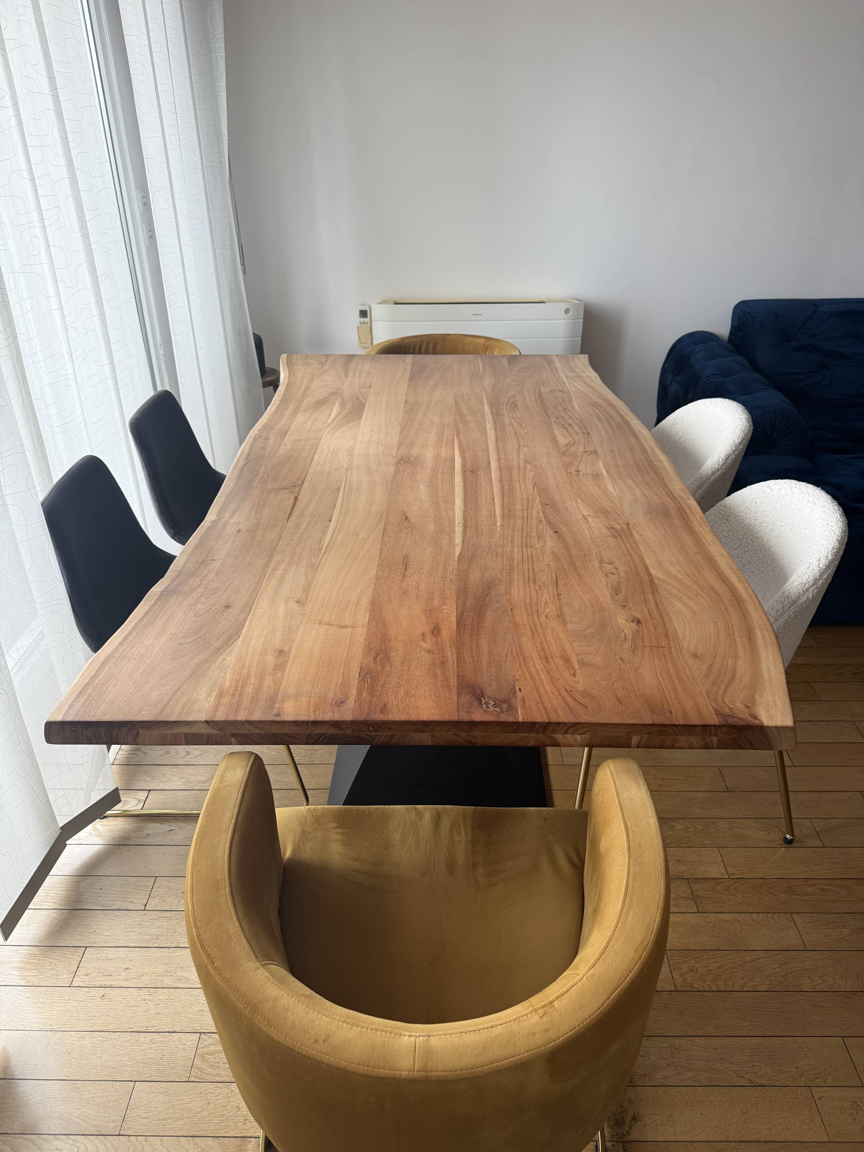 Suspended dining table in acacia wood and metal Coco
