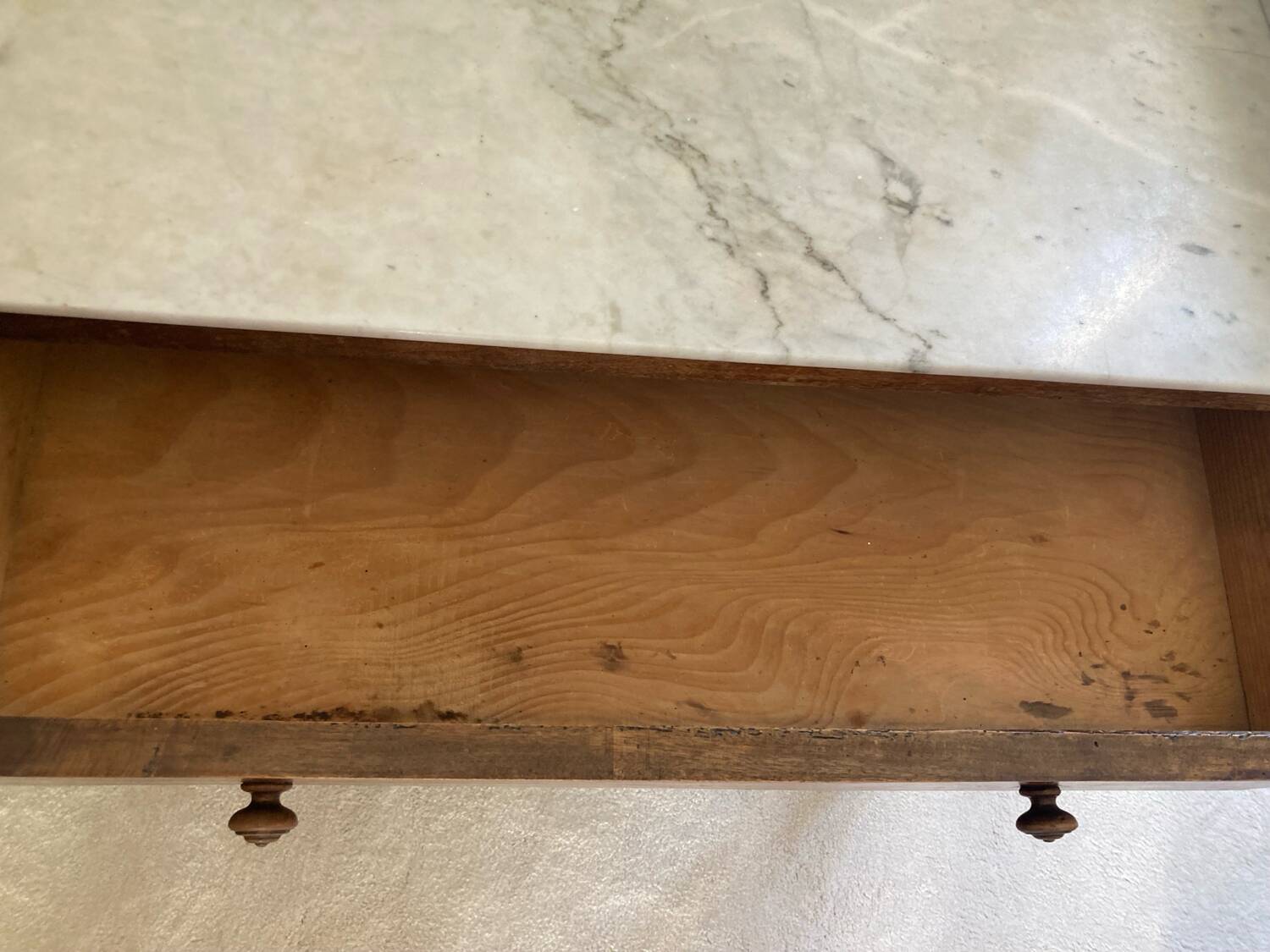 Coiffeuse en bois et marbre