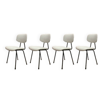 Série de 4 chaises modernistes retapissées bouclette