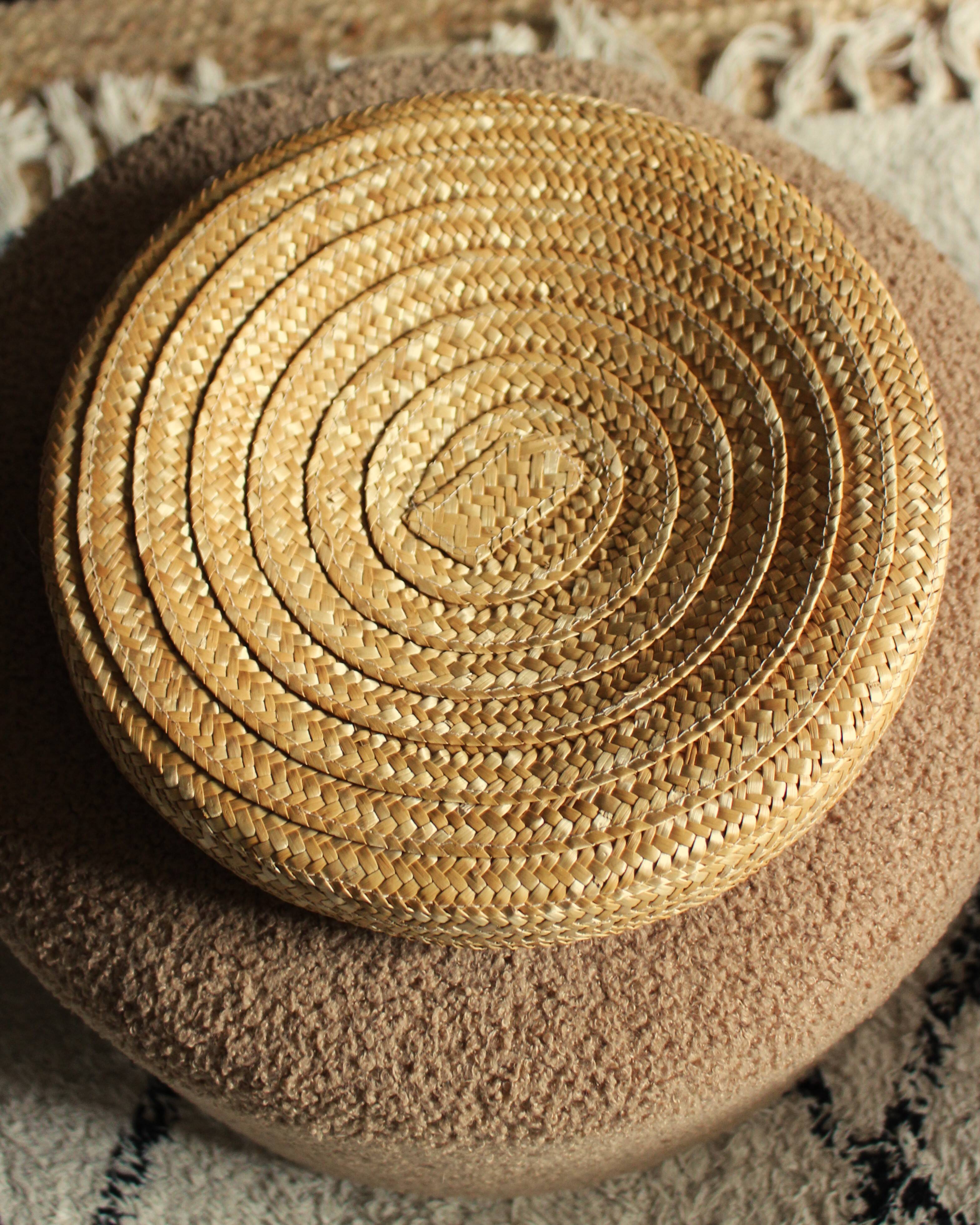 Basket with lid, wicker, flexible basketry