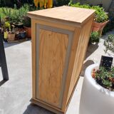 Grain merchant-style furniture with 6 drawers and a cupboard.