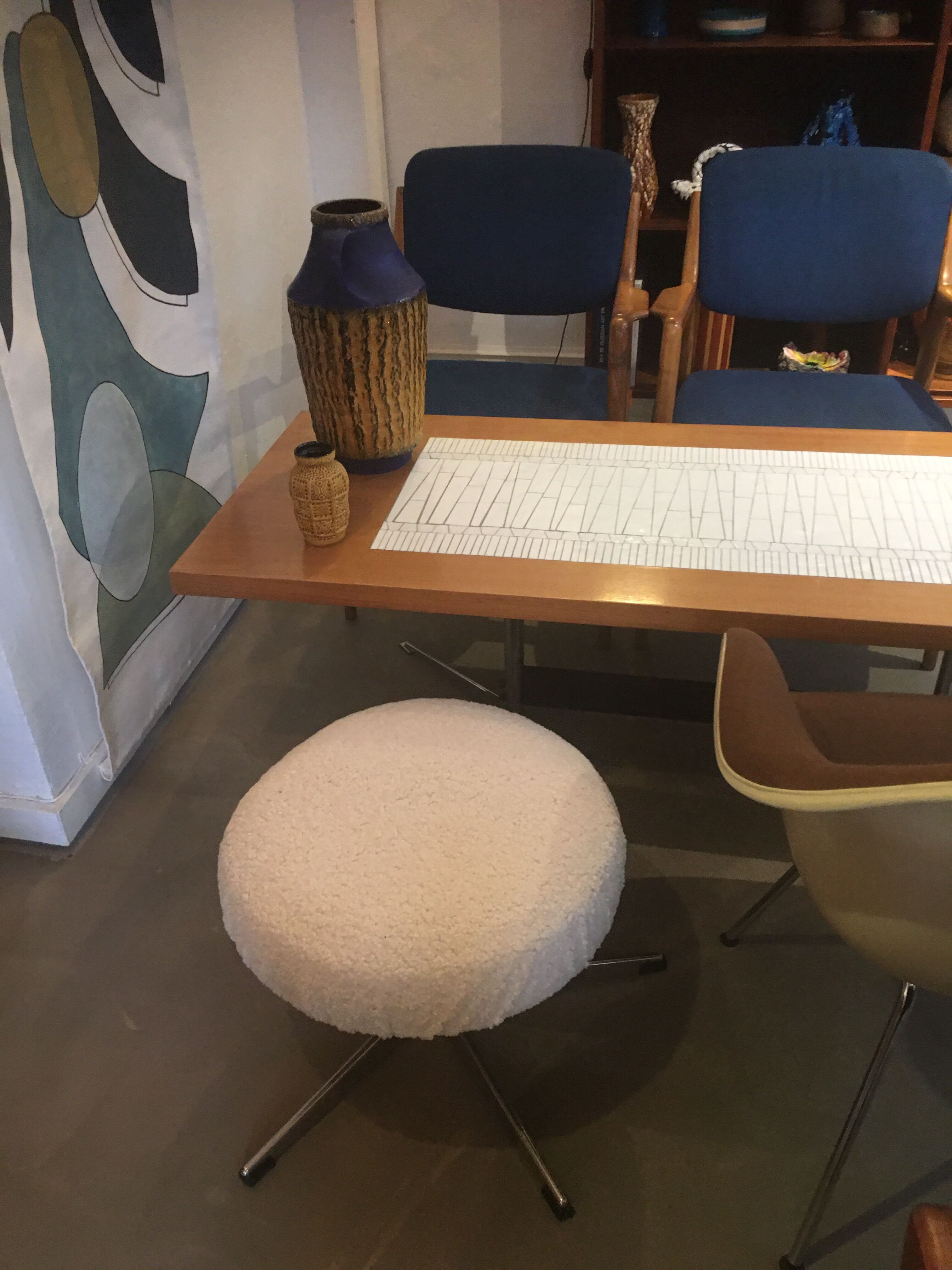 Stool, footrest, swivel 1970