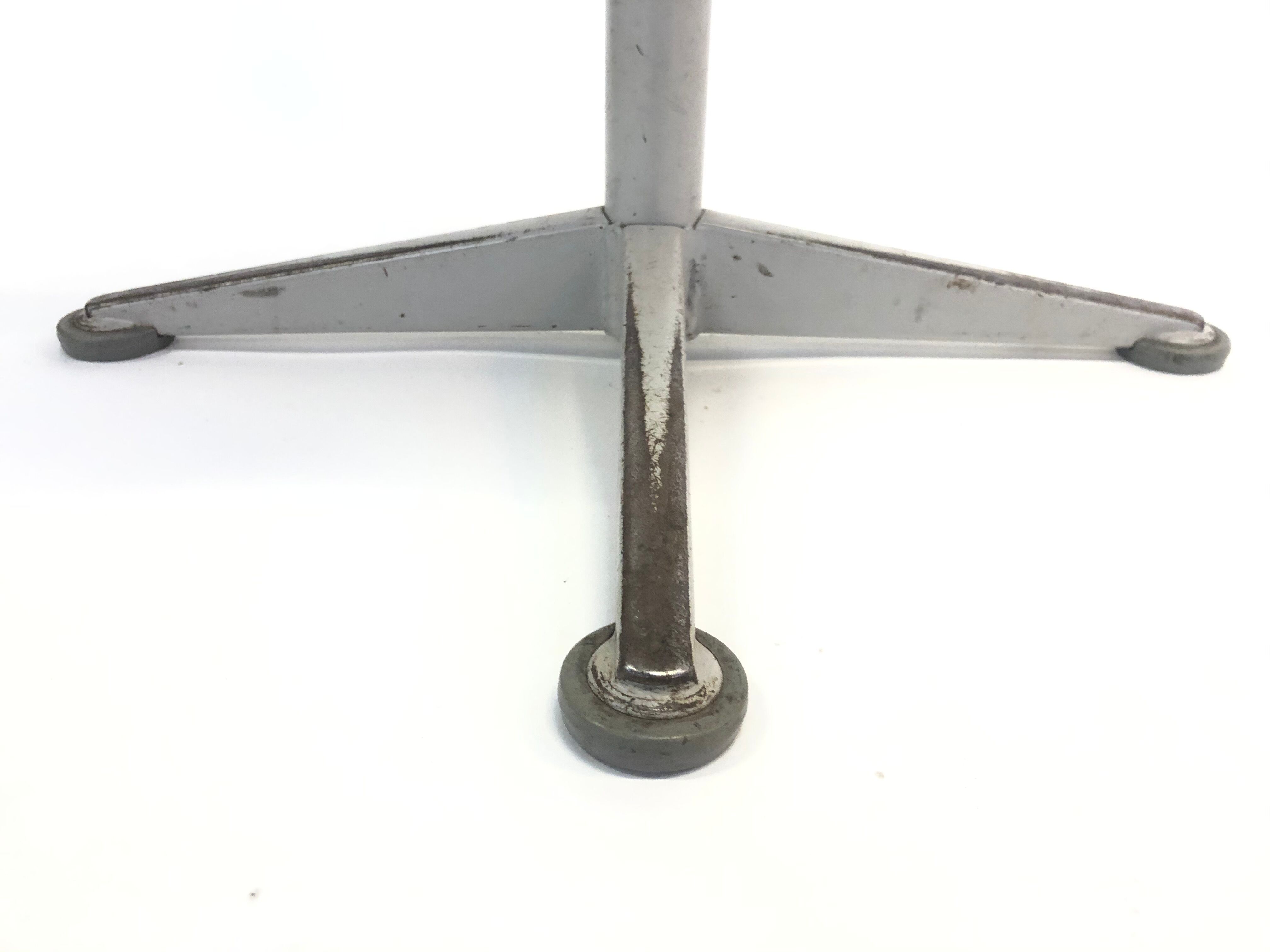 Stool by Friso Kramer Ahrend de Cirkel