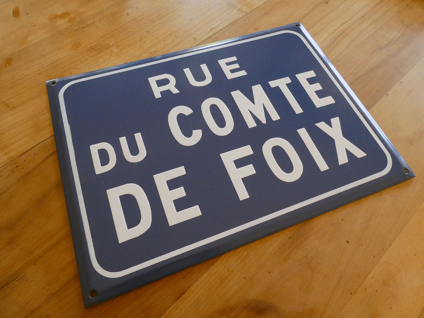 Old plate in enamelled metal "street of the count of Foix"