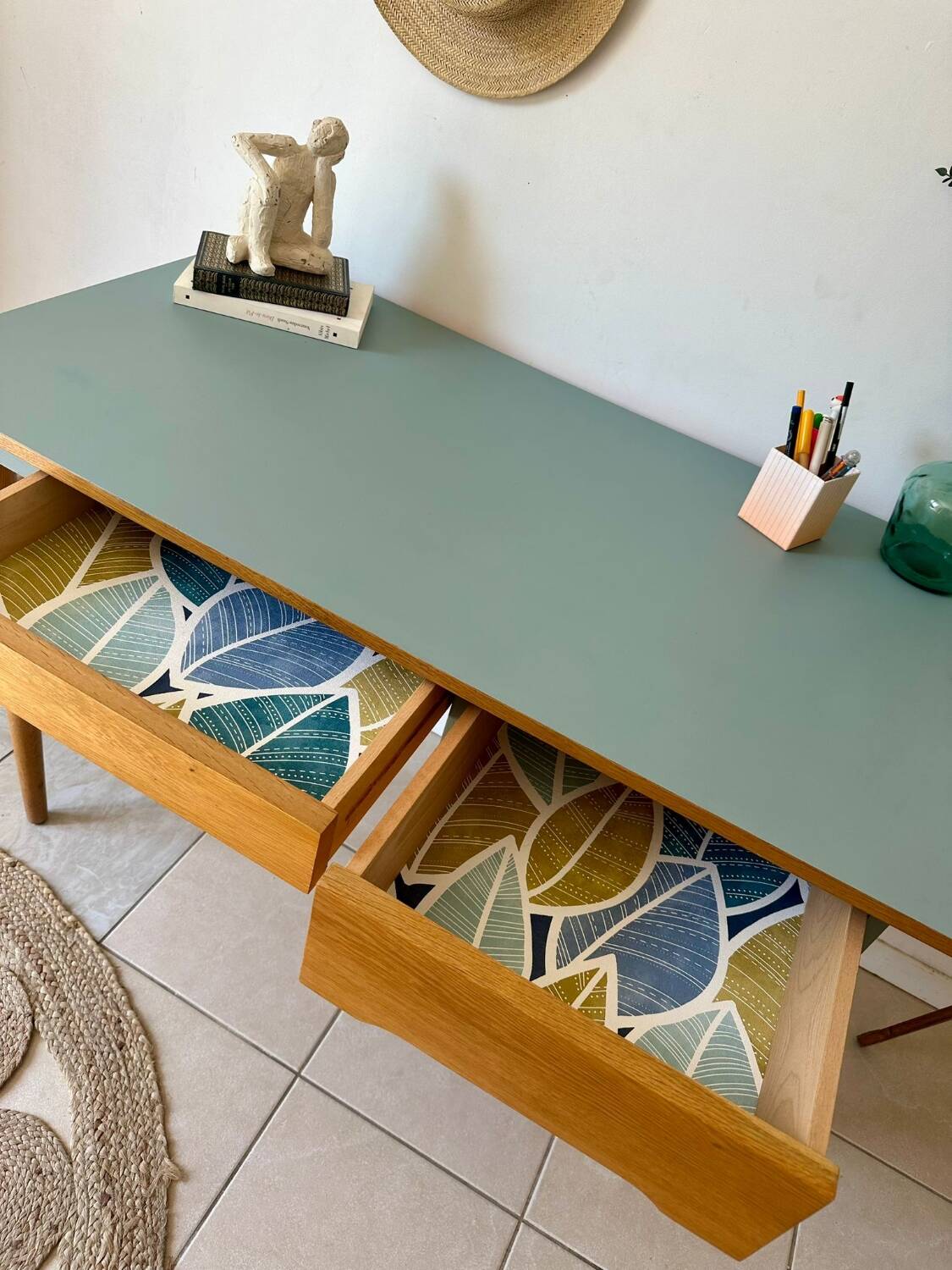 Scandinavian desk with its Baumann chair